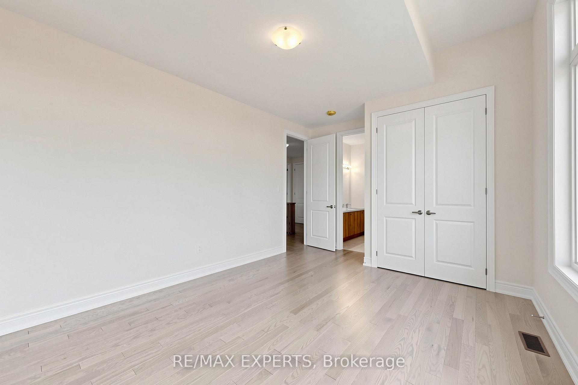Photo 21 of 7 Lorraine Hand Crescent, Georgina, Keswick South — HOMEH
