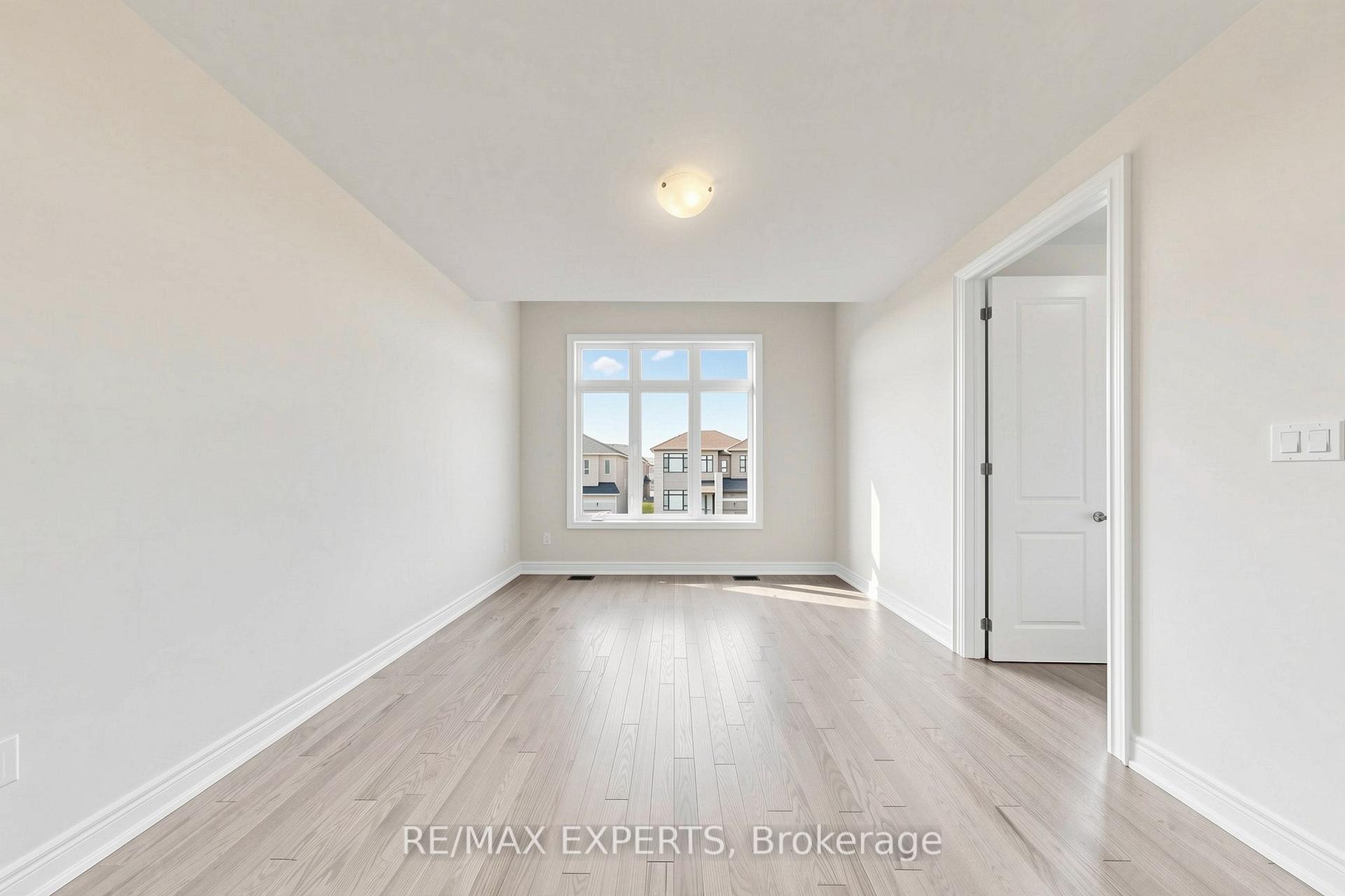 Photo 35 of 7 Lorraine Hand Crescent, Georgina, Keswick South — HOMEH