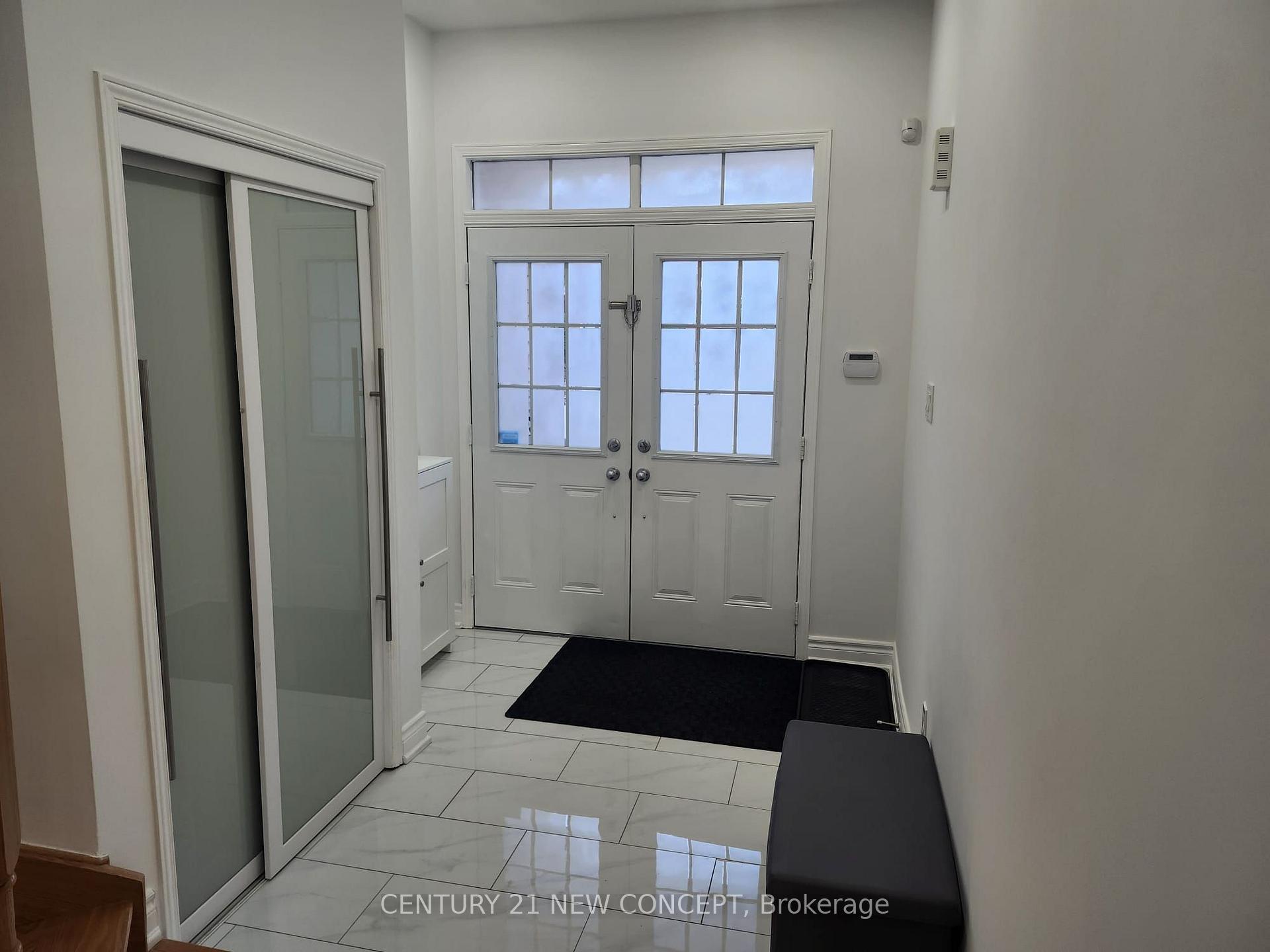 Photo 2 of 101 Big Hill Crescent, Vaughan, Patterson — HOMEH