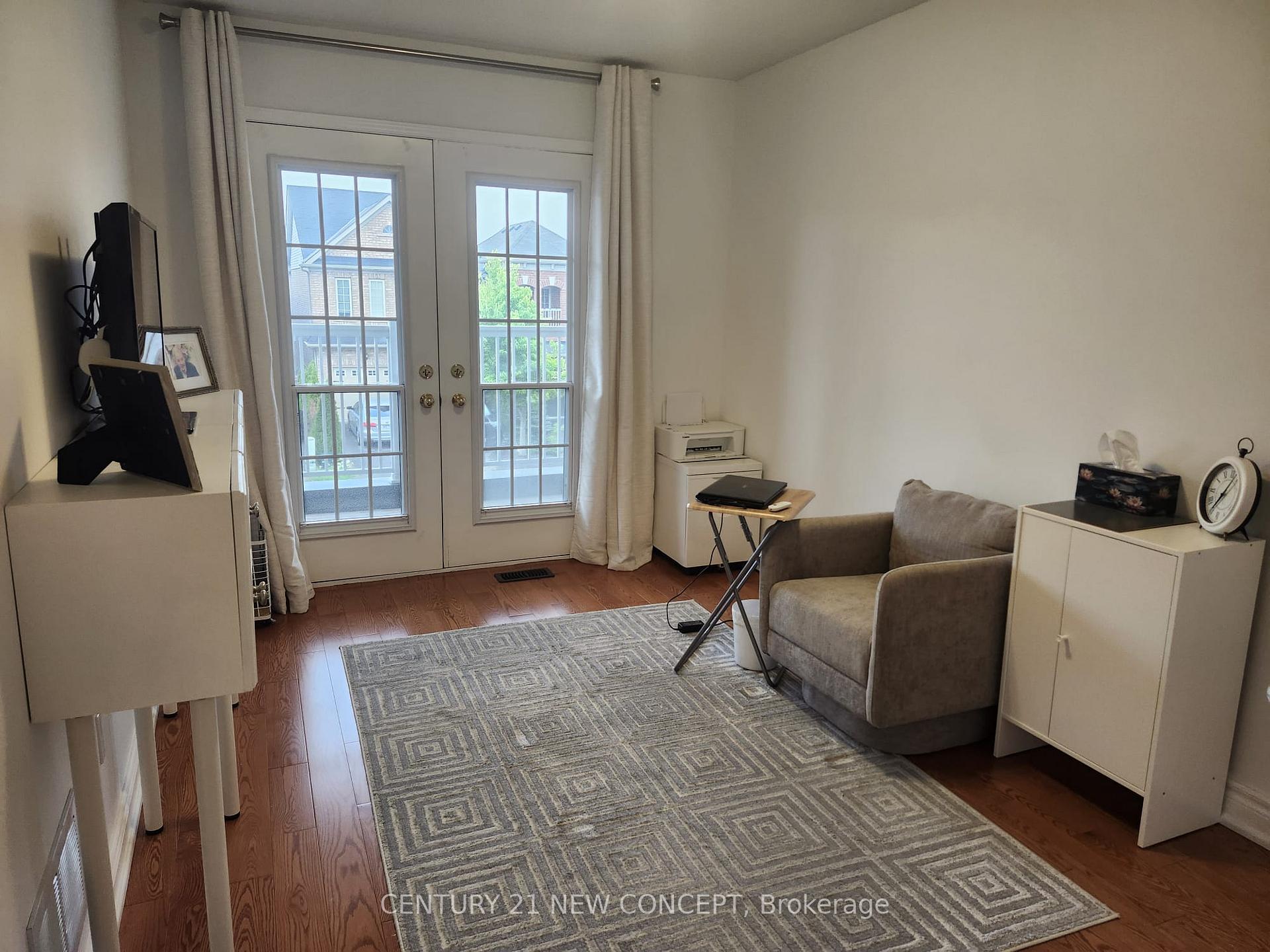 Photo 8 of 101 Big Hill Crescent, Vaughan, Patterson — HOMEH