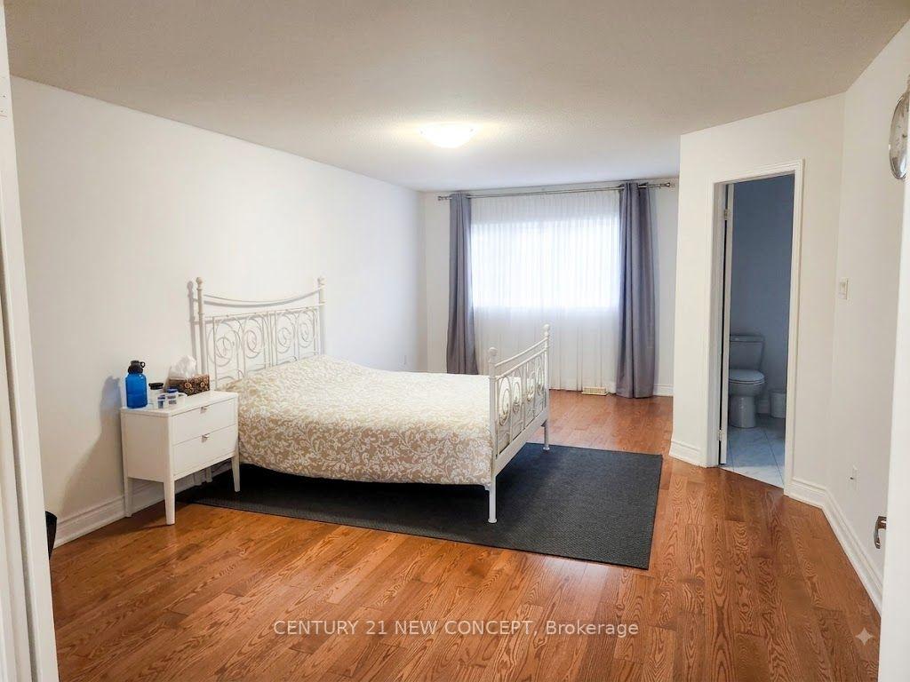 Photo 10 of 101 Big Hill Crescent, Vaughan, Patterson — HOMEH
