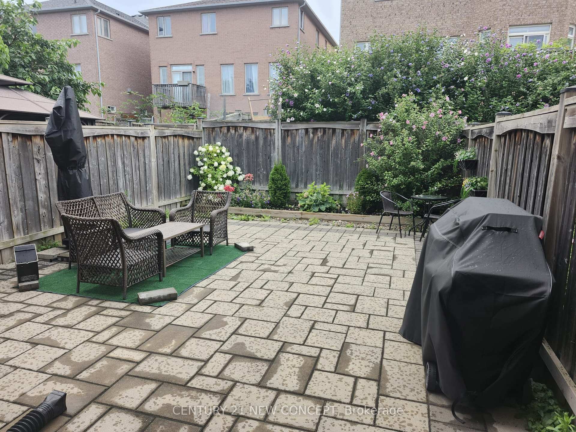 Photo 13 of 101 Big Hill Crescent, Vaughan, Patterson — HOMEH