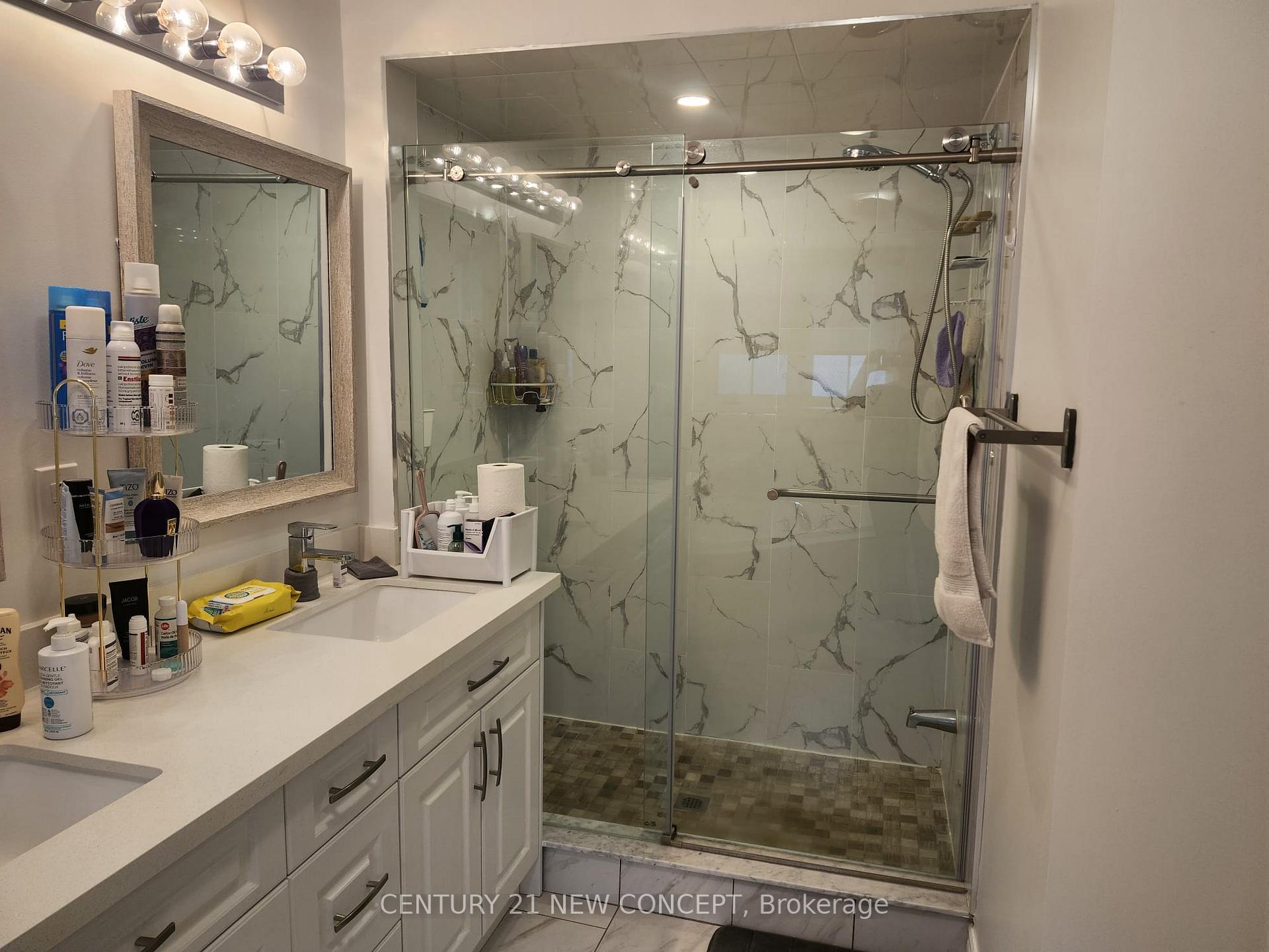 Photo 14 of 101 Big Hill Crescent, Vaughan, Patterson — HOMEH