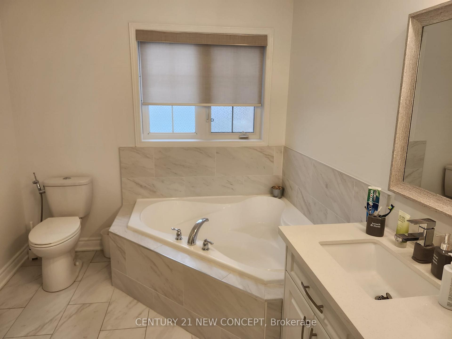 Photo 15 of 101 Big Hill Crescent, Vaughan, Patterson — HOMEH