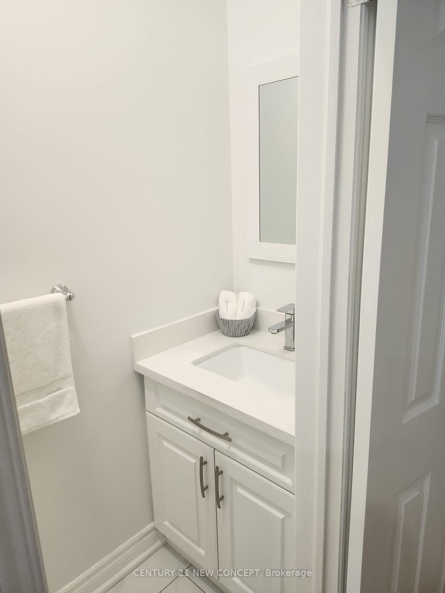 Photo 16 of 101 Big Hill Crescent, Vaughan, Patterson — HOMEH