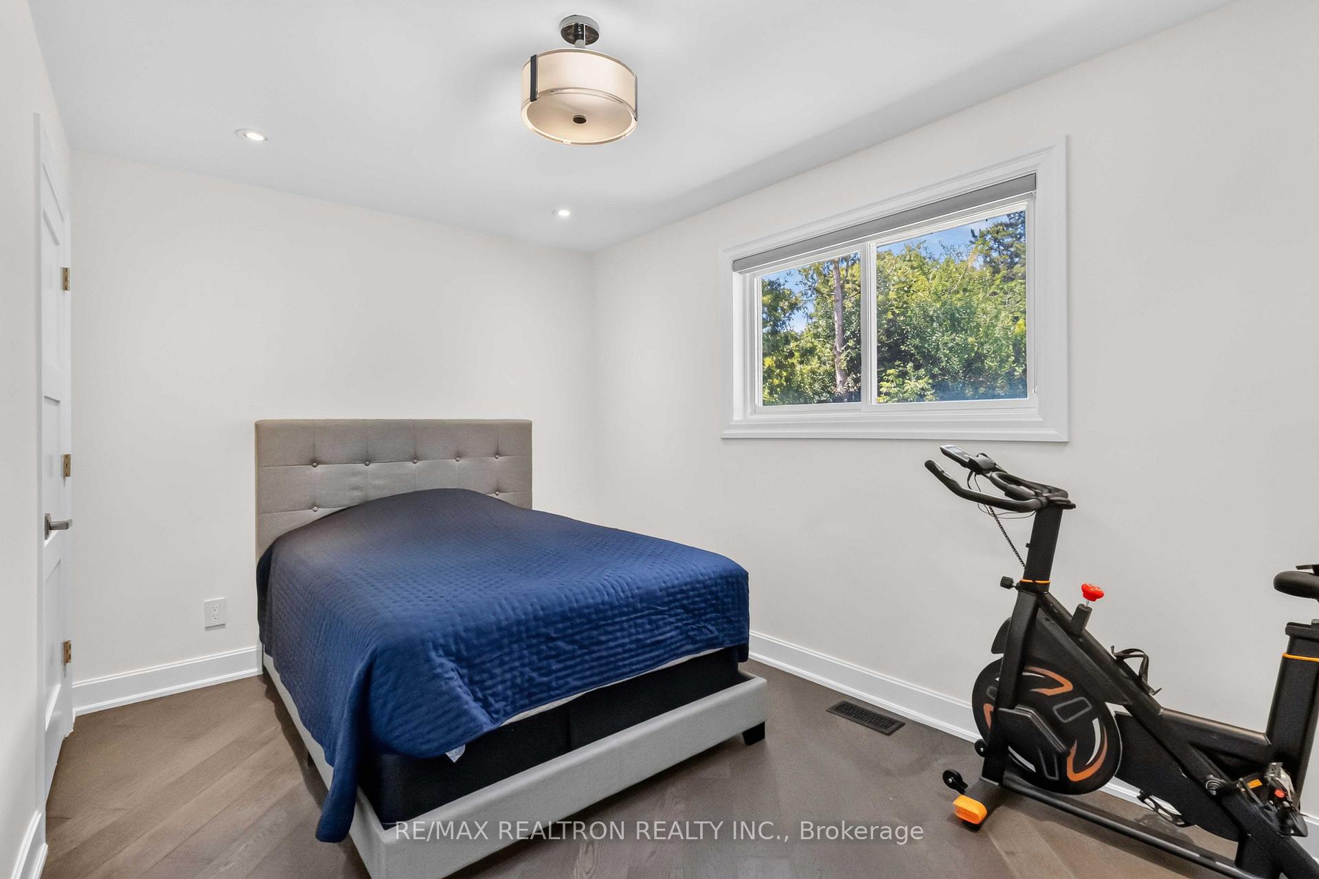 Photo 16 of 219 Bay Thorn Drive, Markham, Royal Orchard — HOMEH