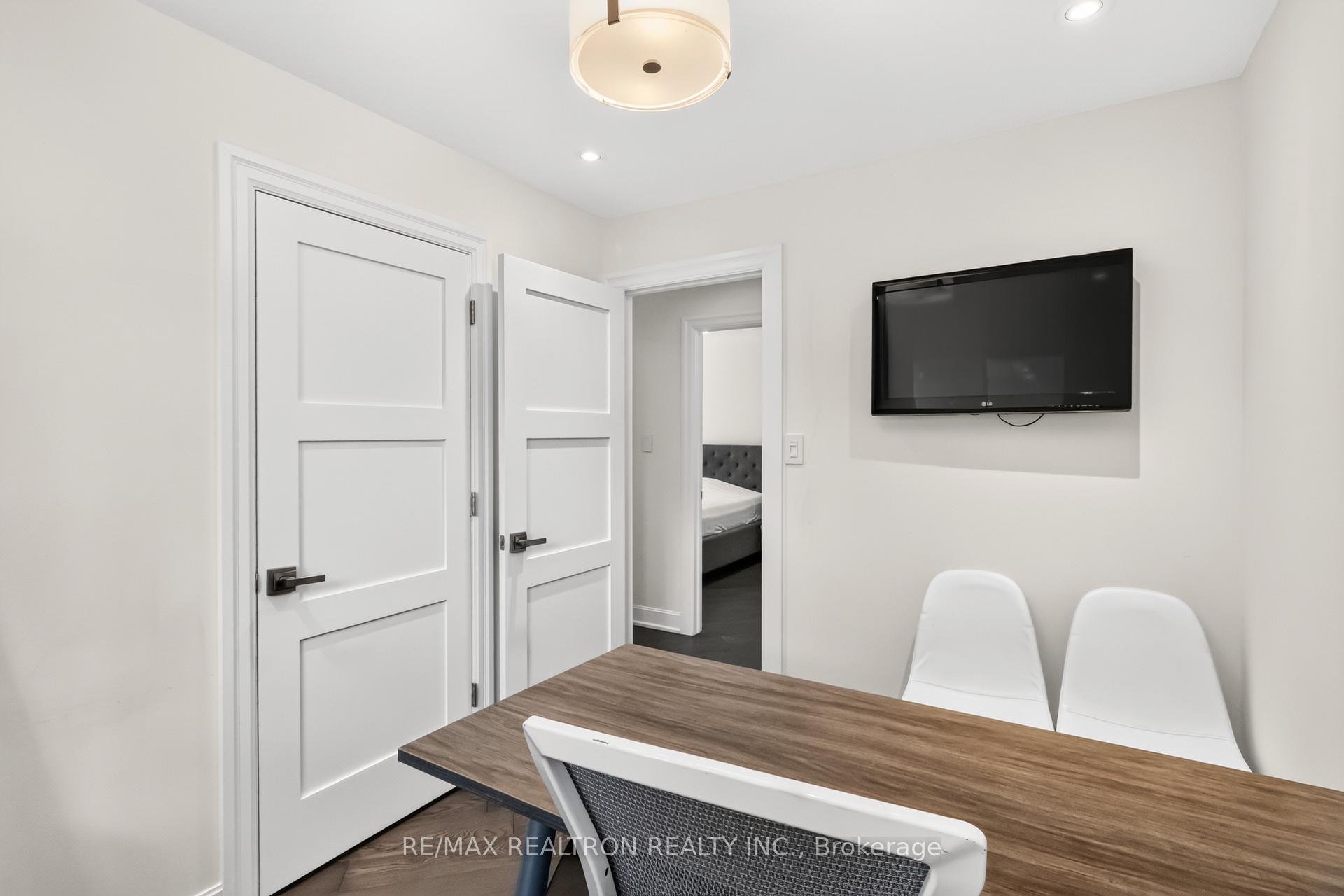 Photo 19 of 219 Bay Thorn Drive, Markham, Royal Orchard — HOMEH