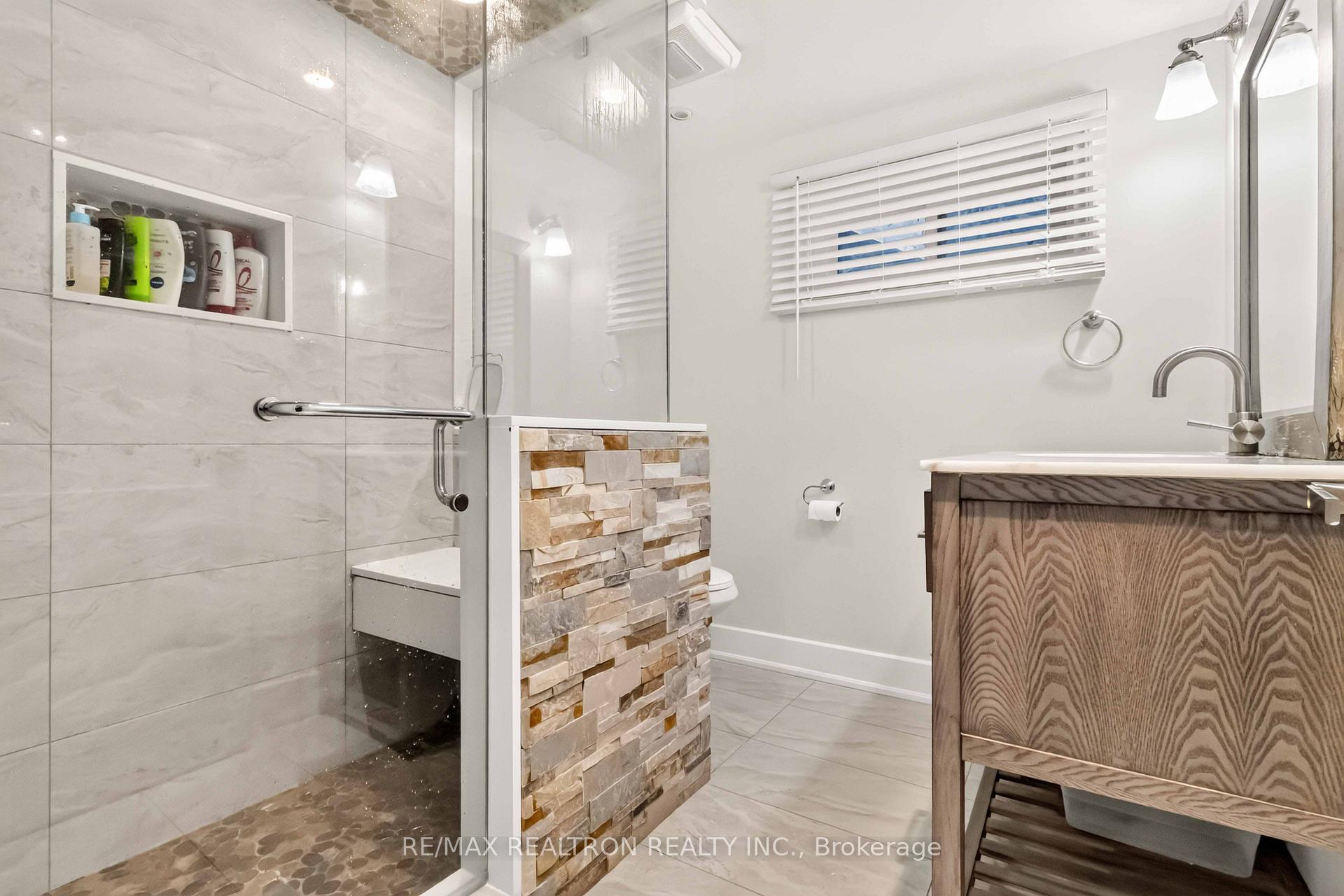 Photo 27 of 219 Bay Thorn Drive, Markham, Royal Orchard — HOMEH