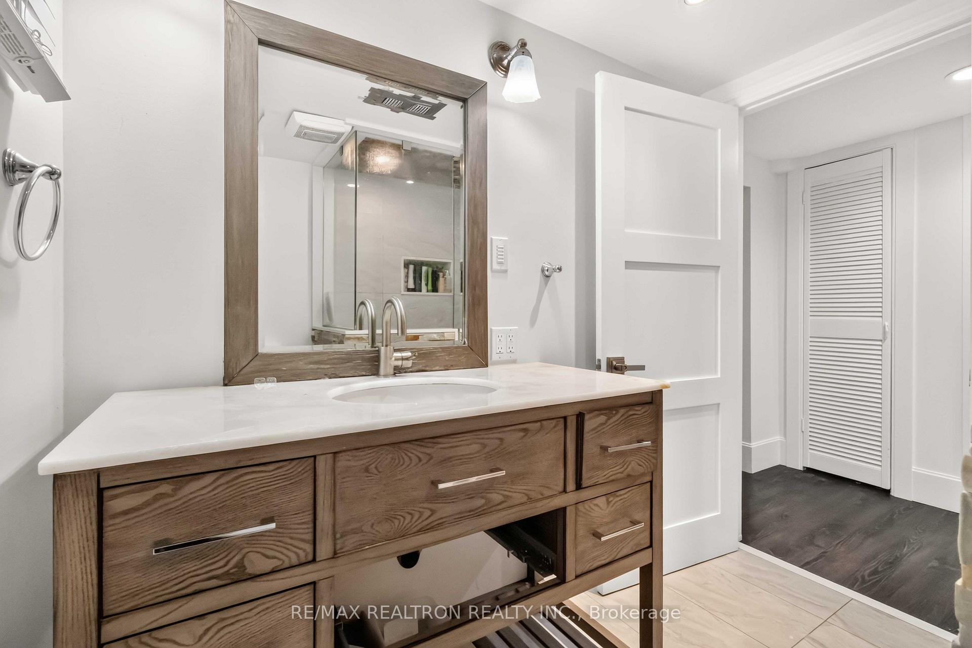 Photo 28 of 219 Bay Thorn Drive, Markham, Royal Orchard — HOMEH
