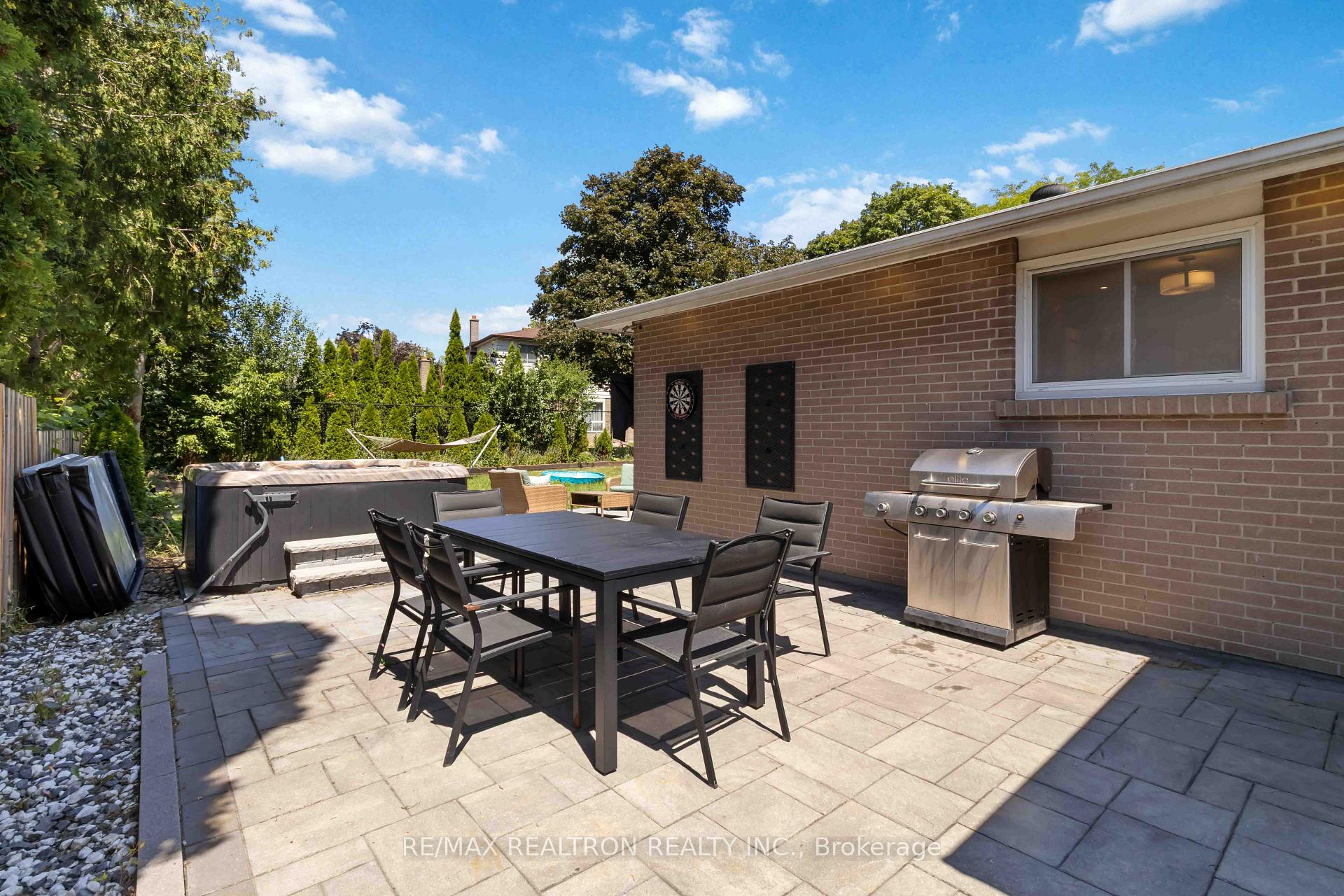 Photo 30 of 219 Bay Thorn Drive, Markham, Royal Orchard — HOMEH