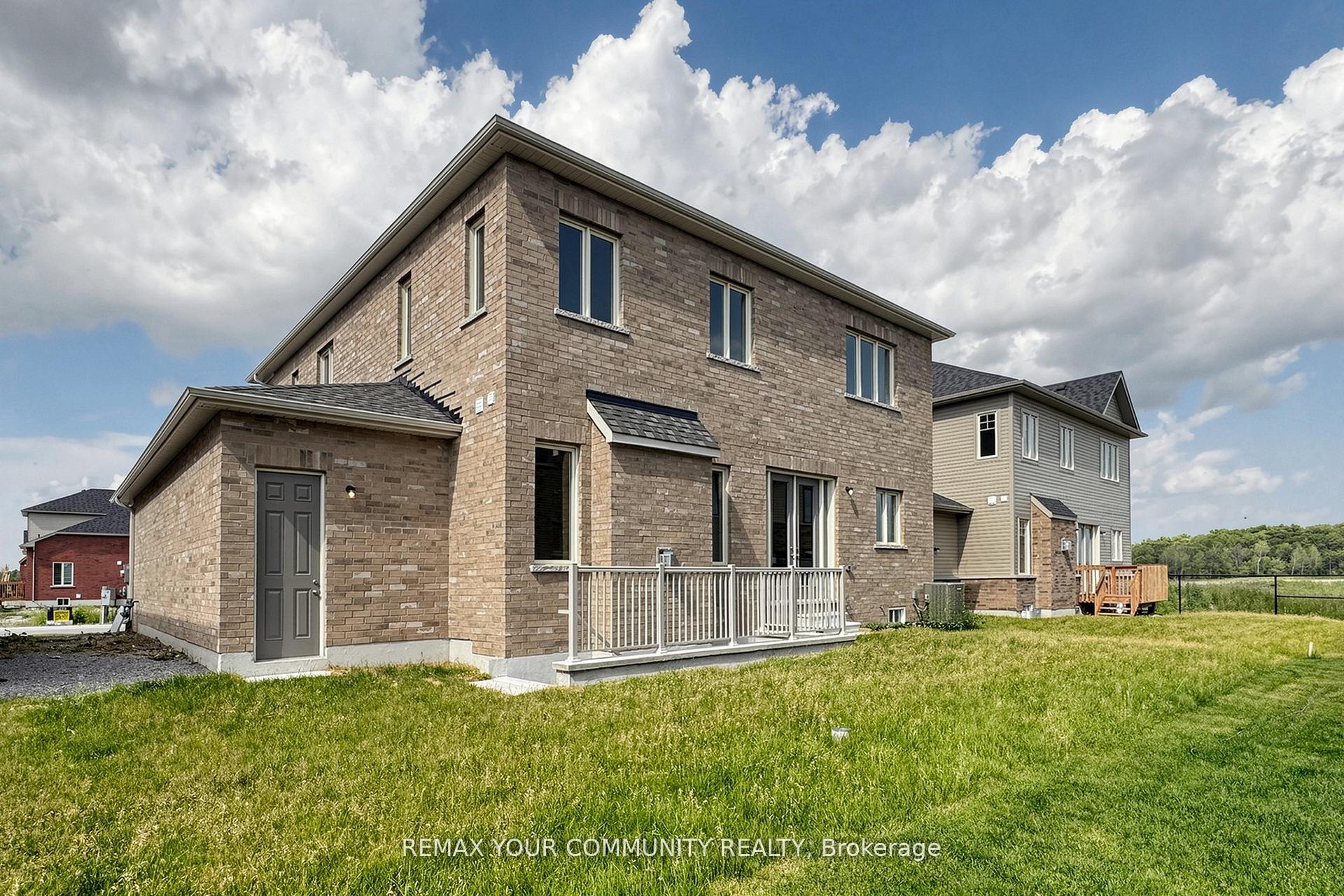 Photo 27 of 31 Lorrain Hand Crescent, Georgina, Keswick South — HOMEH