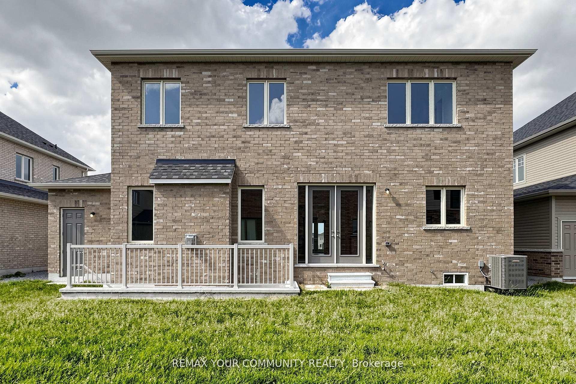 Photo 28 of 31 Lorrain Hand Crescent, Georgina, Keswick South — HOMEH