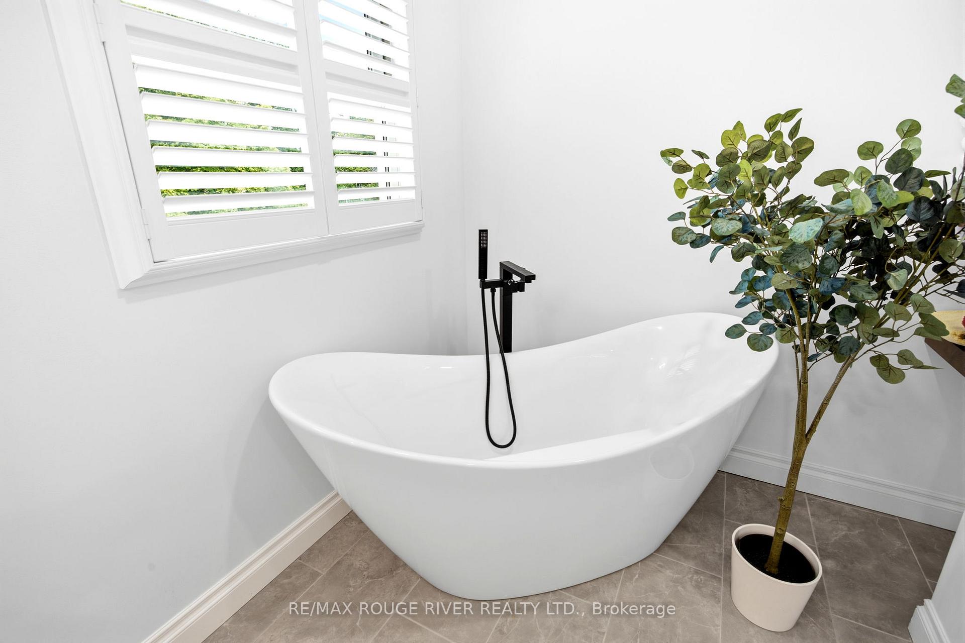 Photo 34 of 34 Kennett Drive, Whitby, Lynde Creek — HOMEH