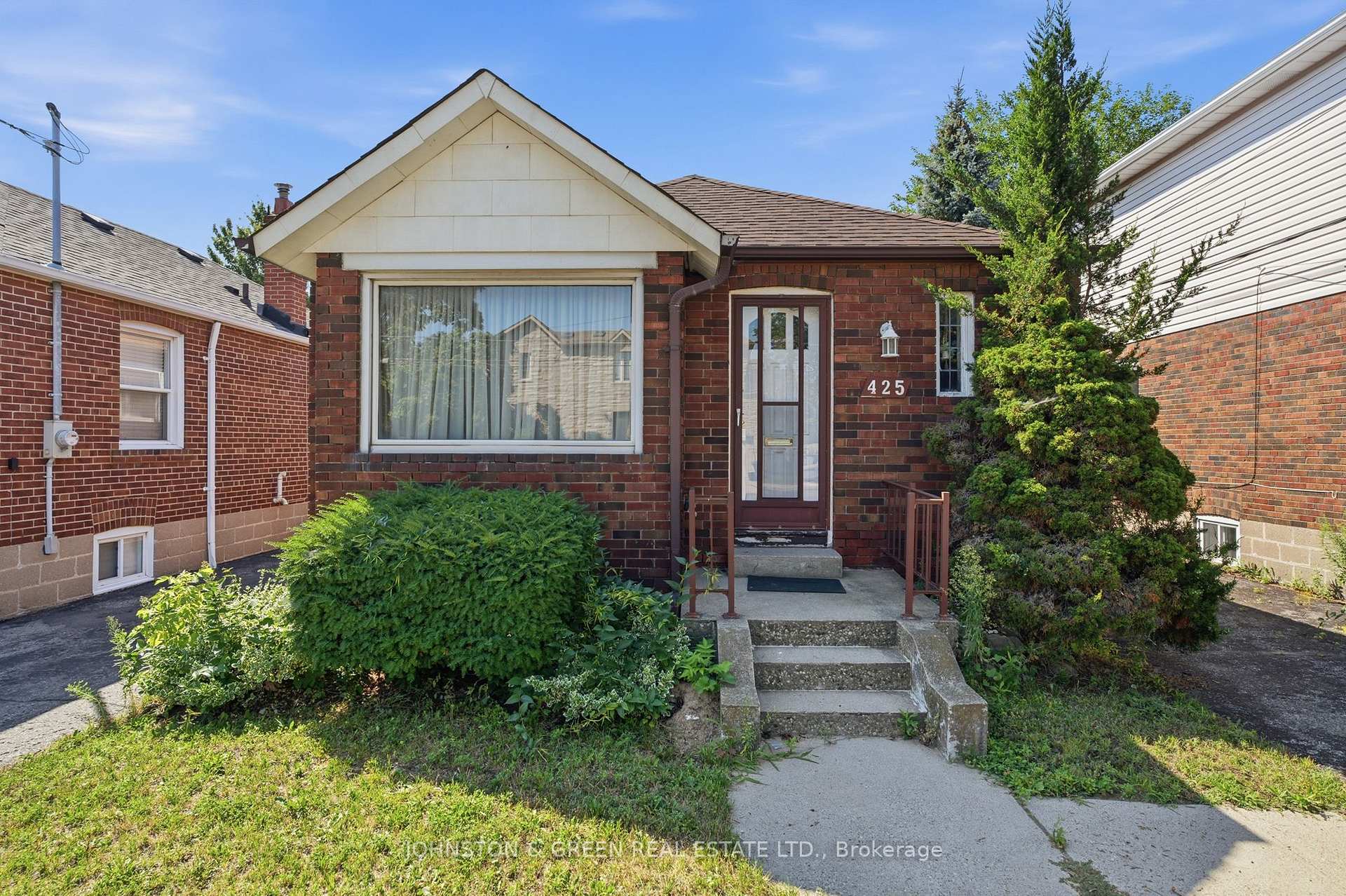 Photo 3 of 425 O'Connor Drive, Toronto, East York — HOMEH