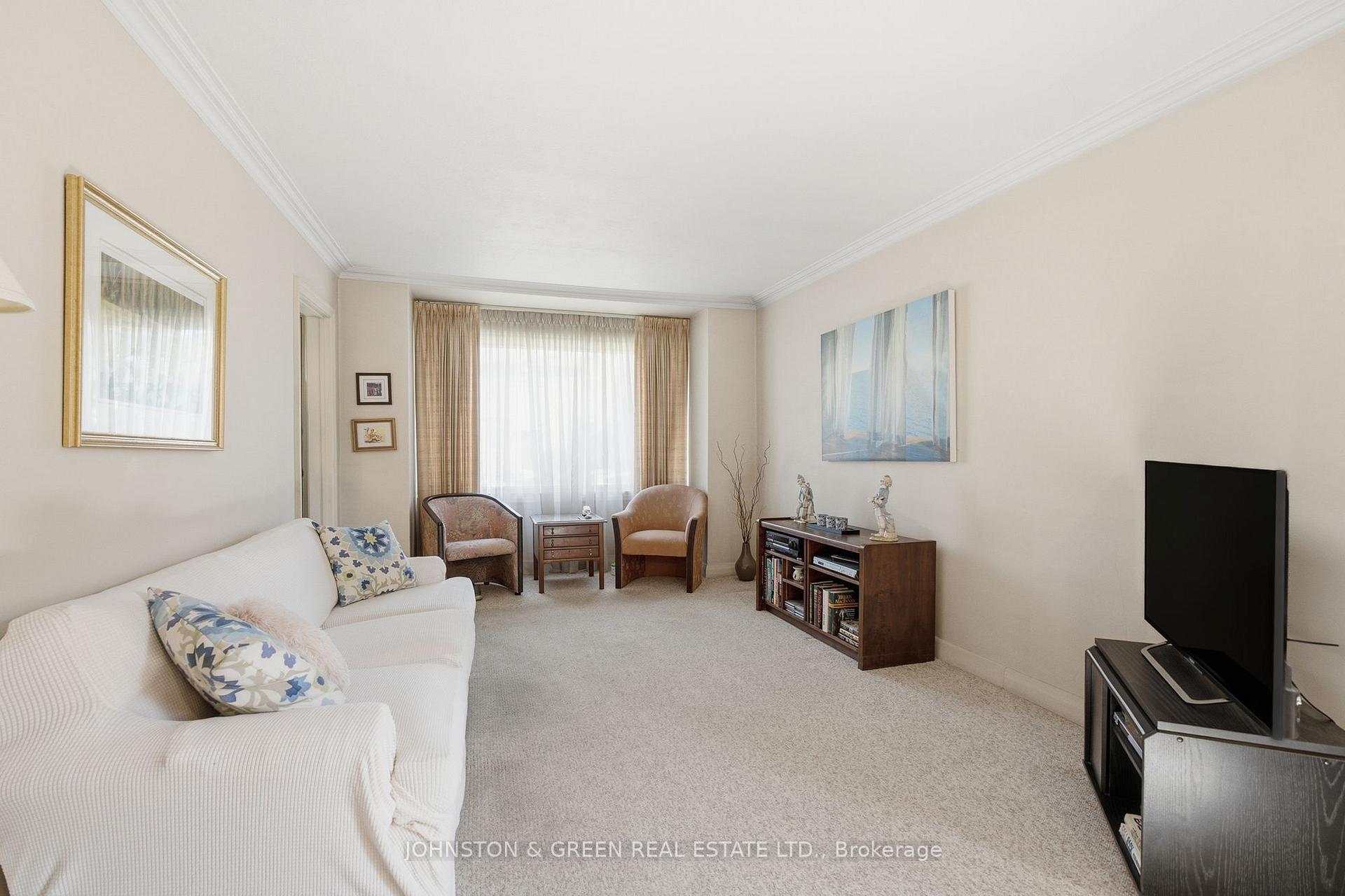 Photo 8 of 425 O'Connor Drive, Toronto, East York — HOMEH
