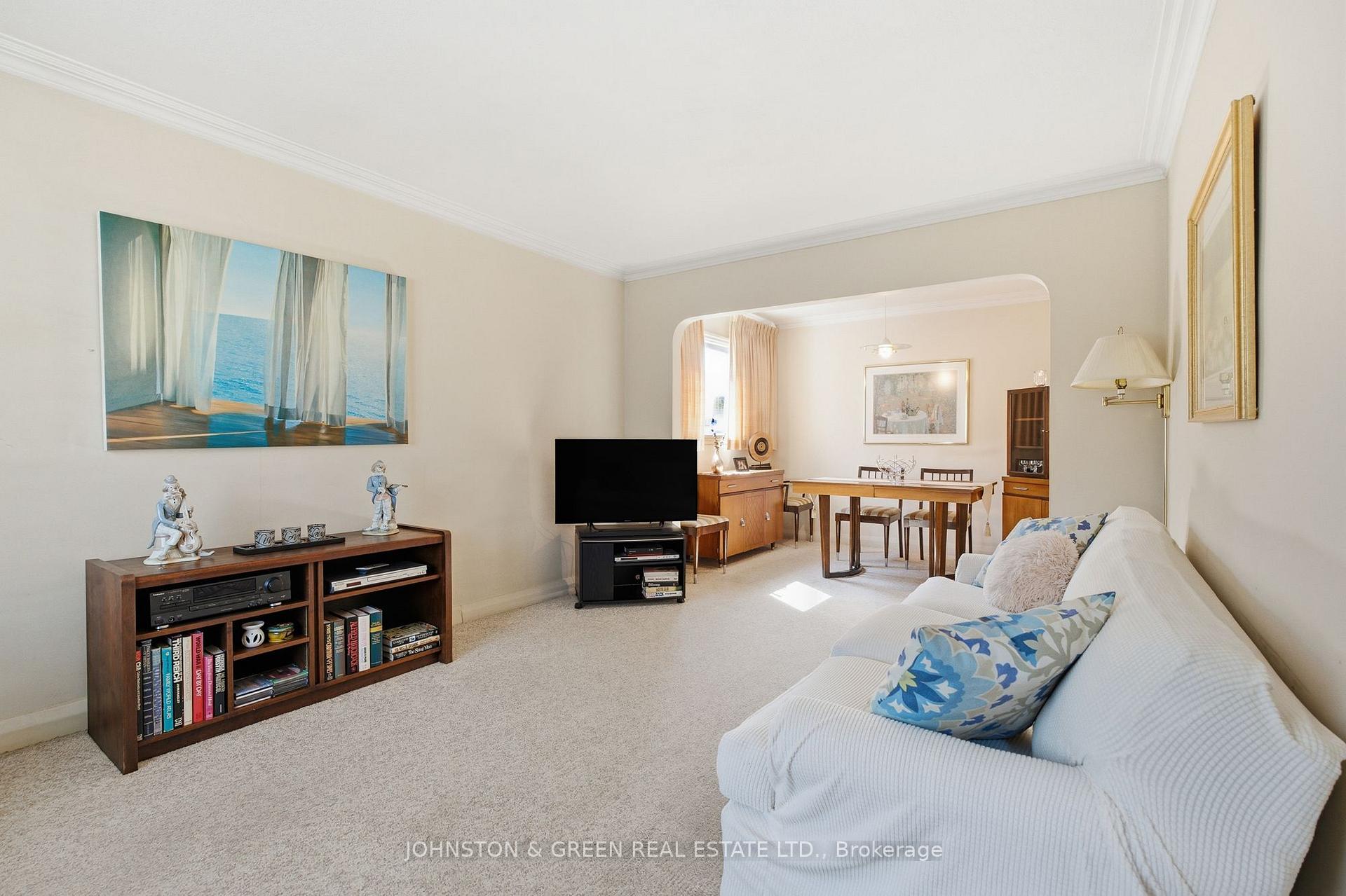 Photo 5 of 425 O'Connor Drive, Toronto, East York — HOMEH