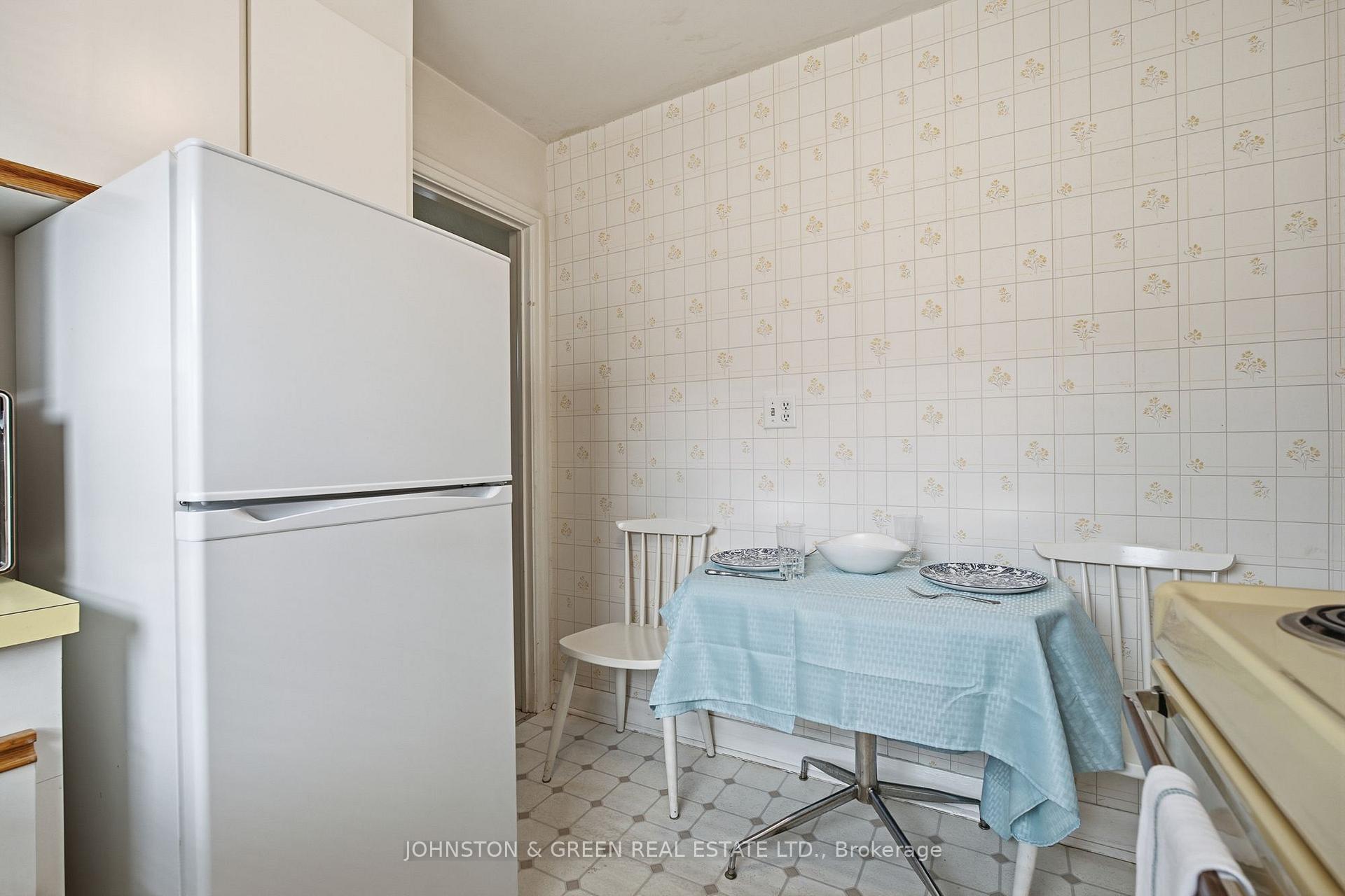 Photo 15 of 425 O'Connor Drive, Toronto, East York — HOMEH