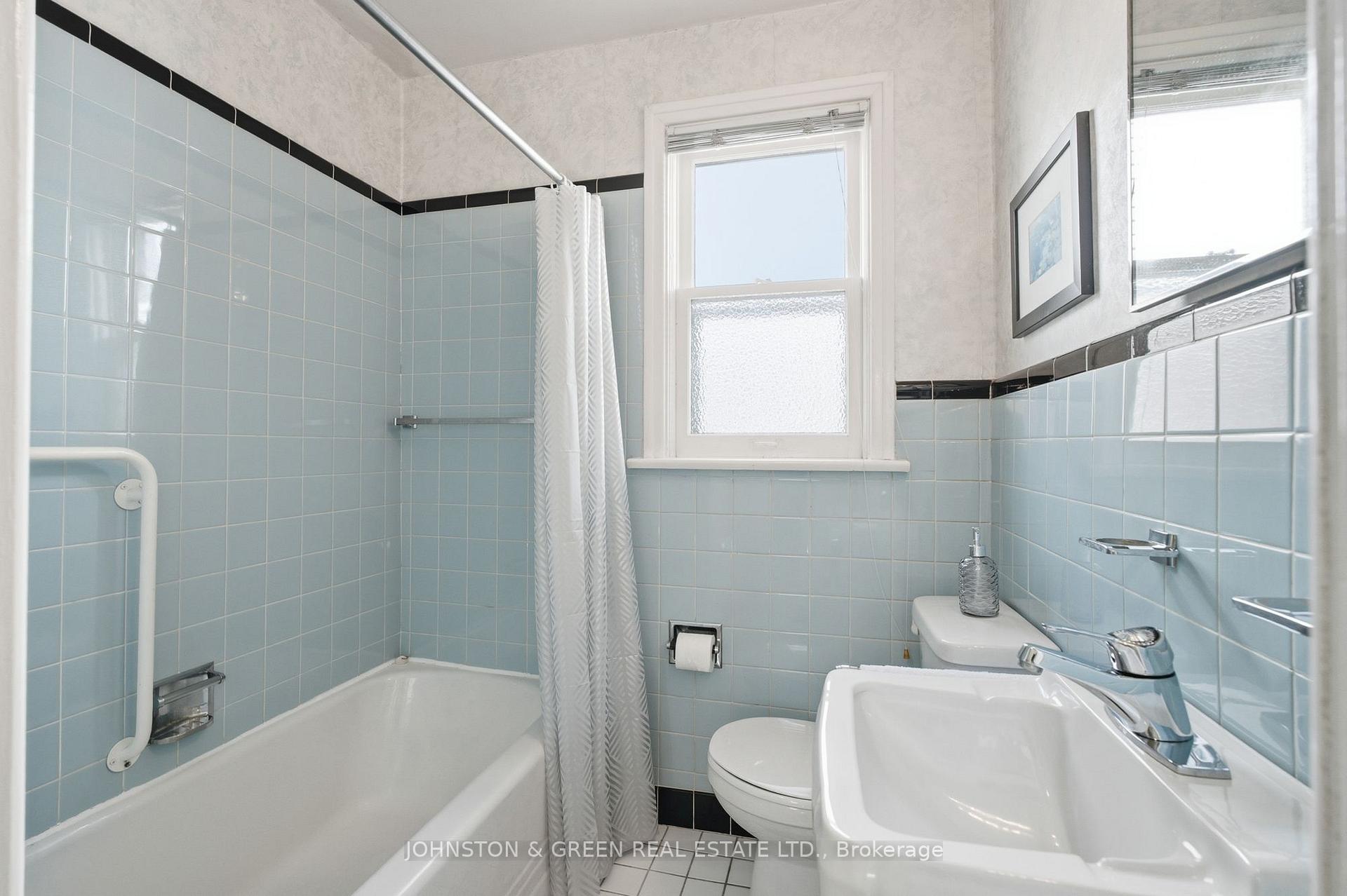 Photo 35 of 425 O'Connor Drive, Toronto, East York — HOMEH