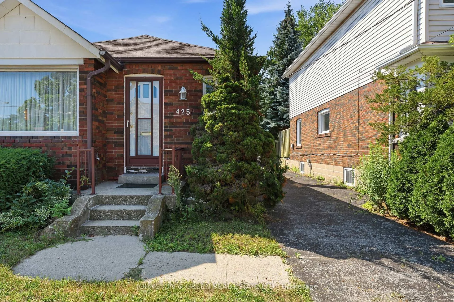 Photo 6 of 425 O'Connor Drive, Toronto, East York — HOMEH