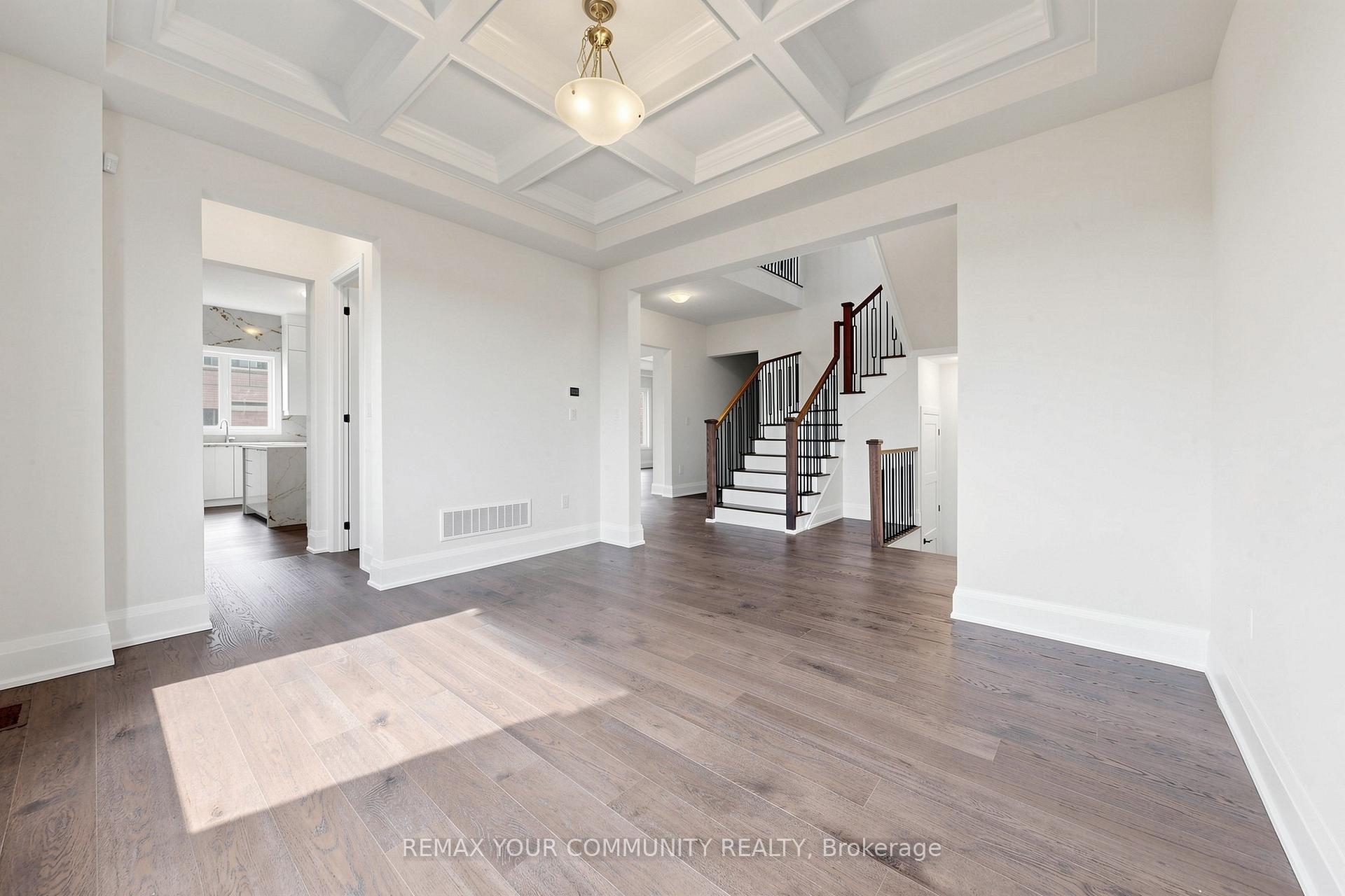 Photo 7 of 33 Lorrain Hand Crescent, Georgina, Keswick South — HOMEH