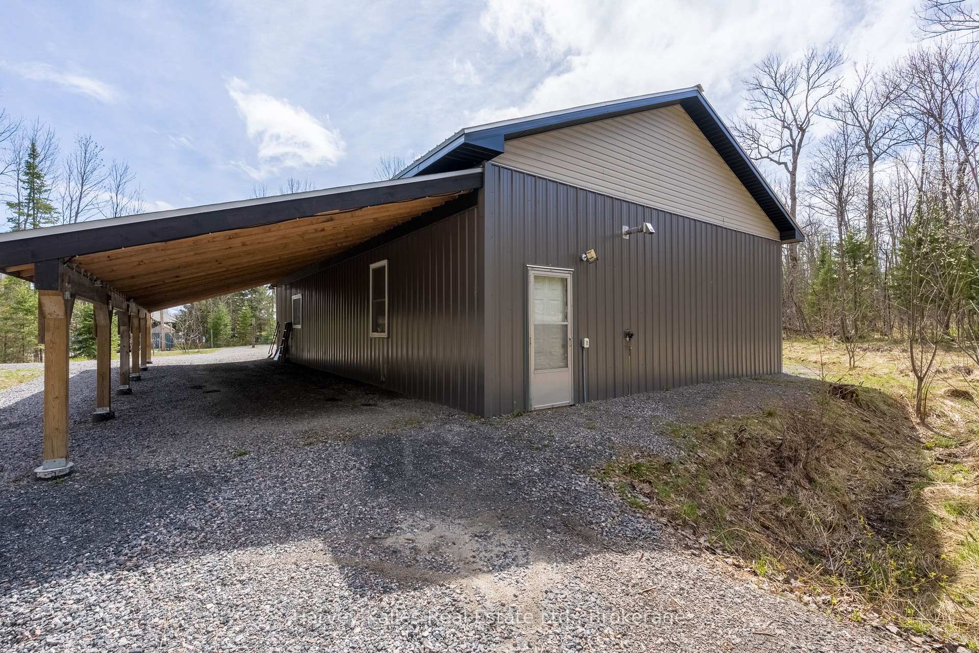 Photo 4 of 40 Sunset Cove Road, Seguin — HOMEH