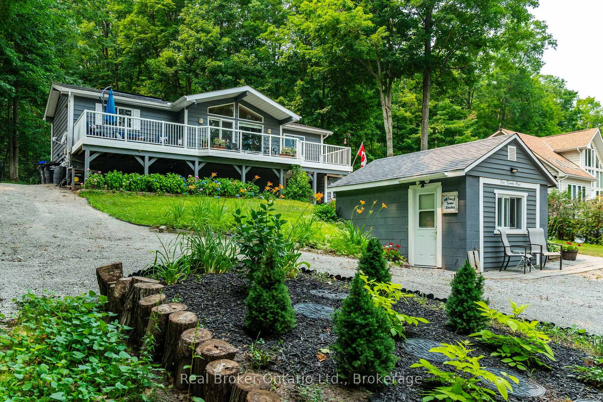 Photo of 120 Farlain Lake Road W