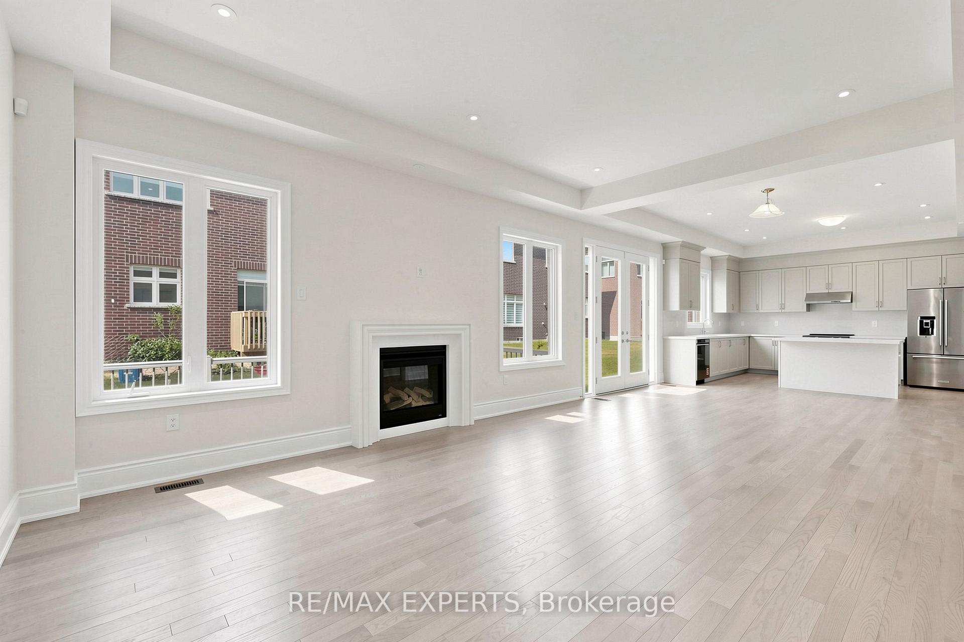 Photo 8 of 60 Bud Leggett Crescent, Georgina, Keswick South — HOMEH