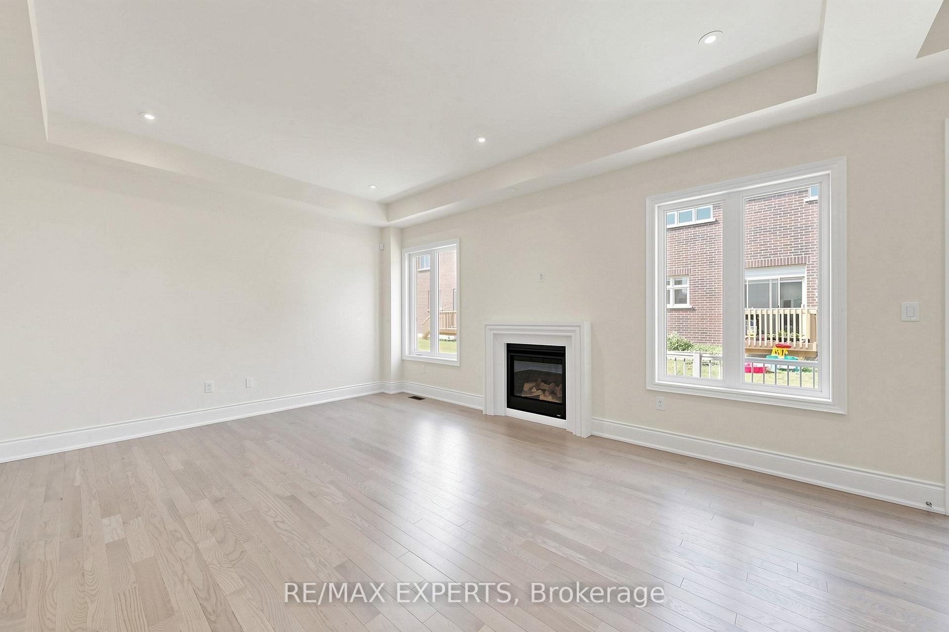 Photo 9 of 60 Bud Leggett Crescent, Georgina, Keswick South — HOMEH