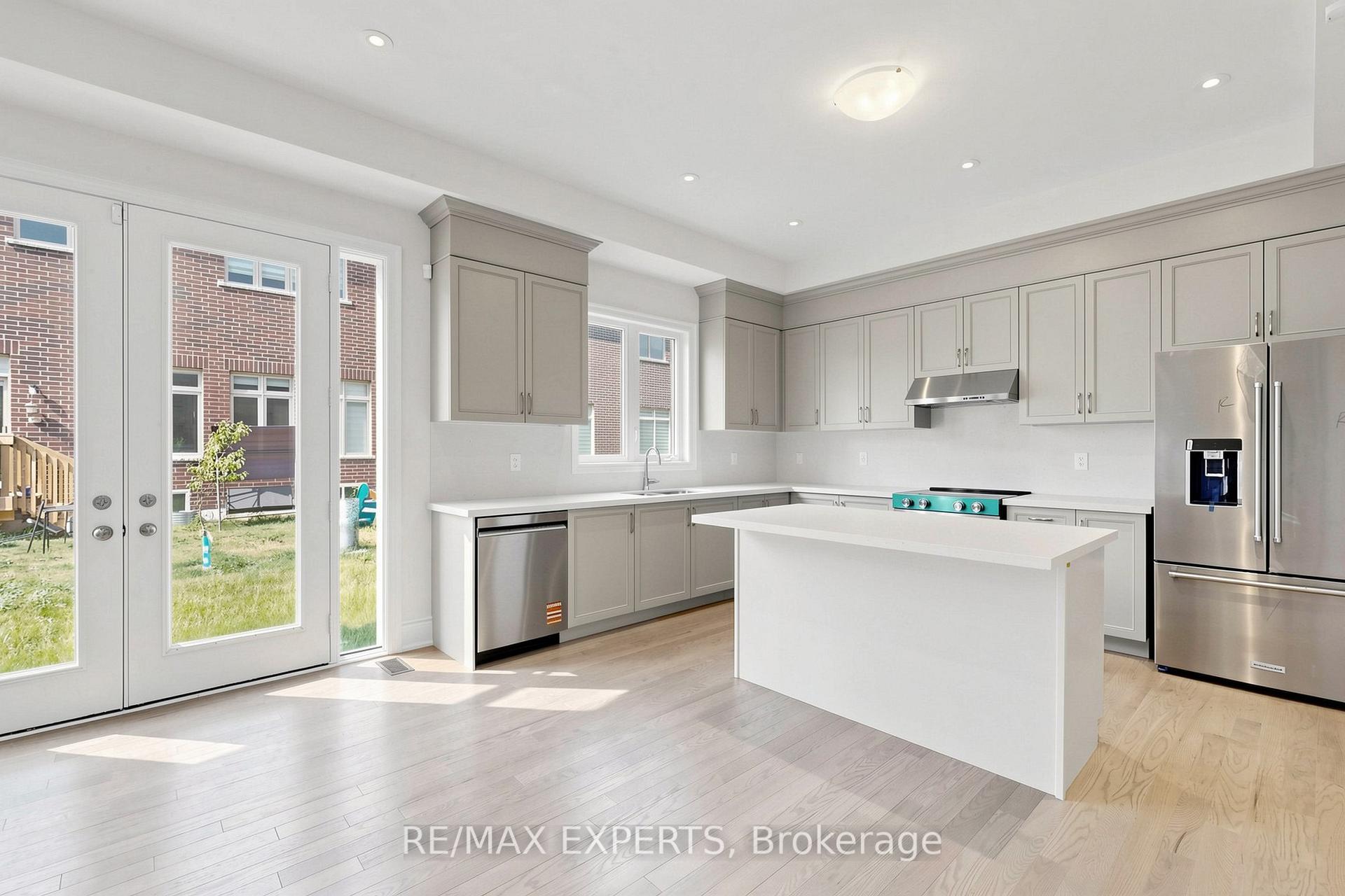Photo 13 of 60 Bud Leggett Crescent, Georgina, Keswick South — HOMEH