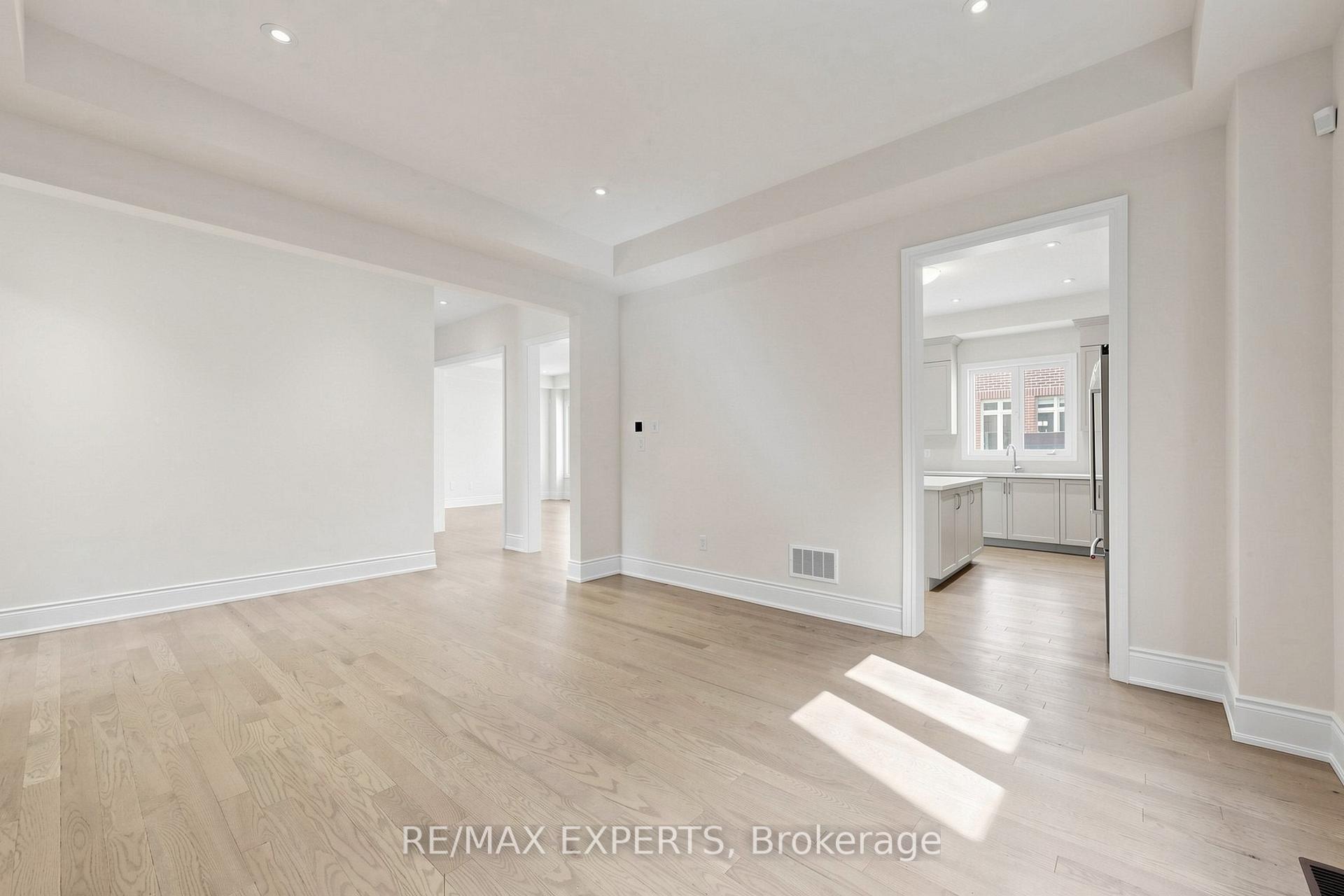 Photo 17 of 60 Bud Leggett Crescent, Georgina, Keswick South — HOMEH