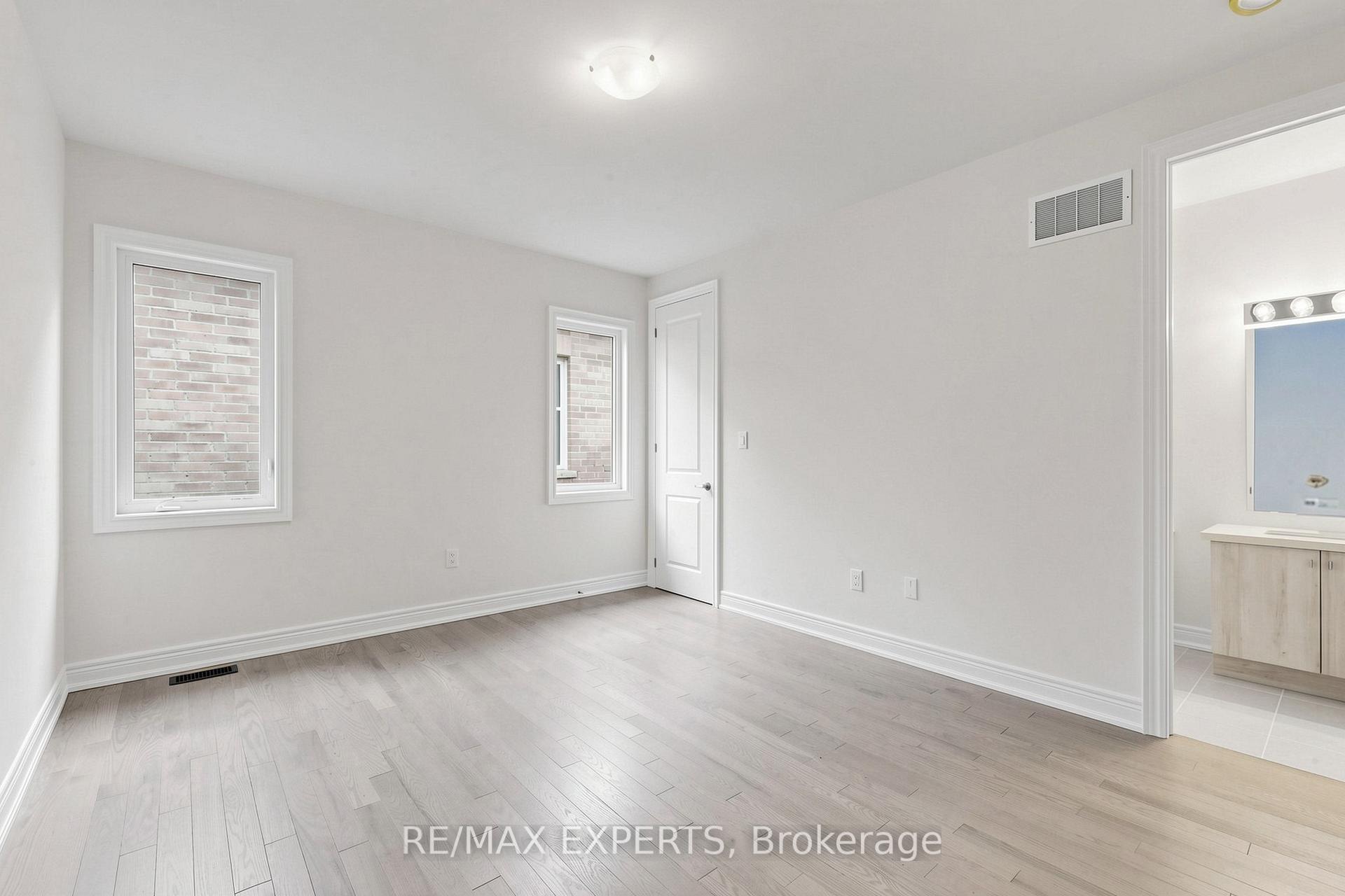 Photo 36 of 60 Bud Leggett Crescent, Georgina, Keswick South — HOMEH
