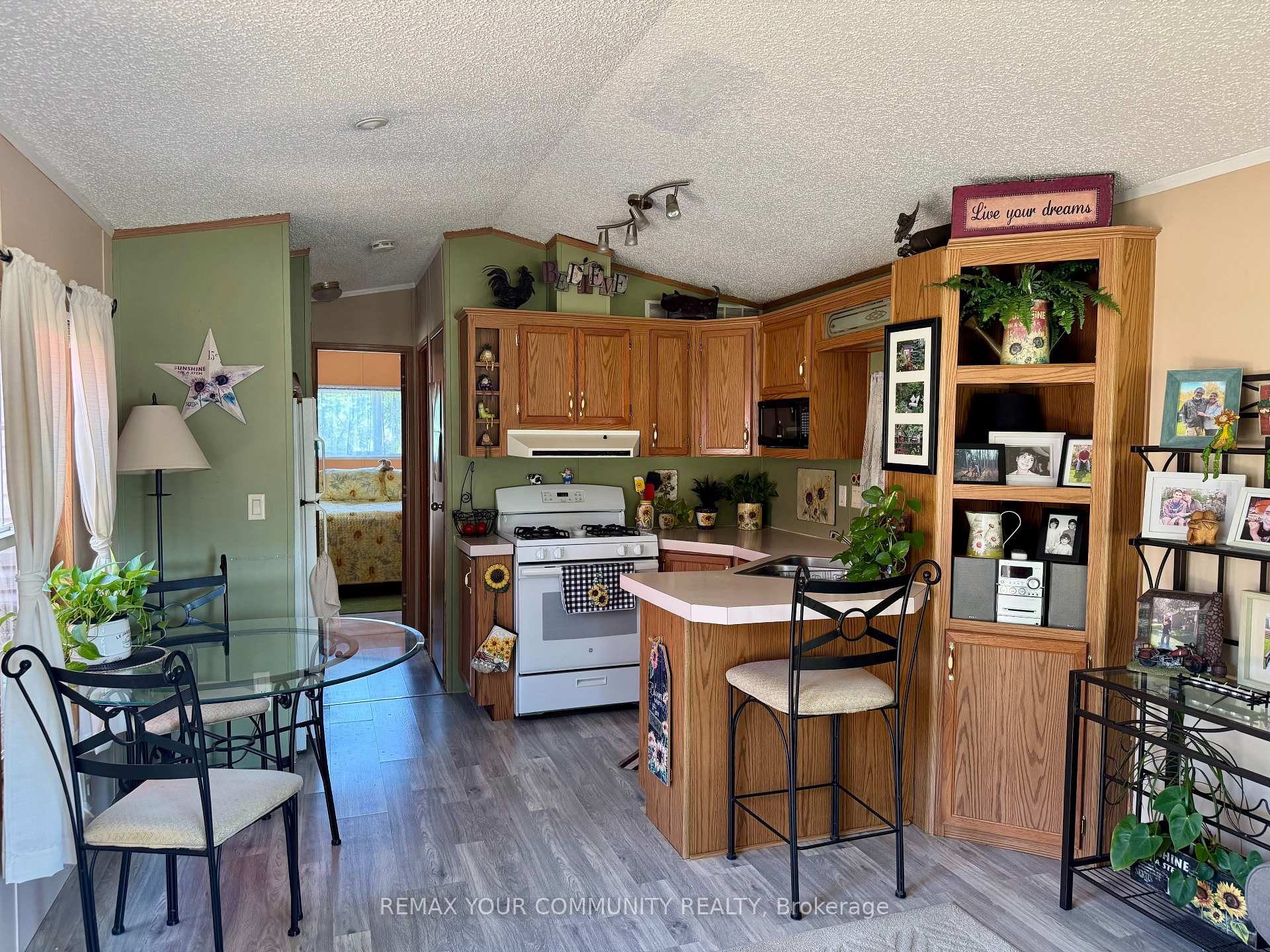 Photo 6 of Unit 324, 285 Crydermans Side Road, Georgina, Baldwin — HOMEH