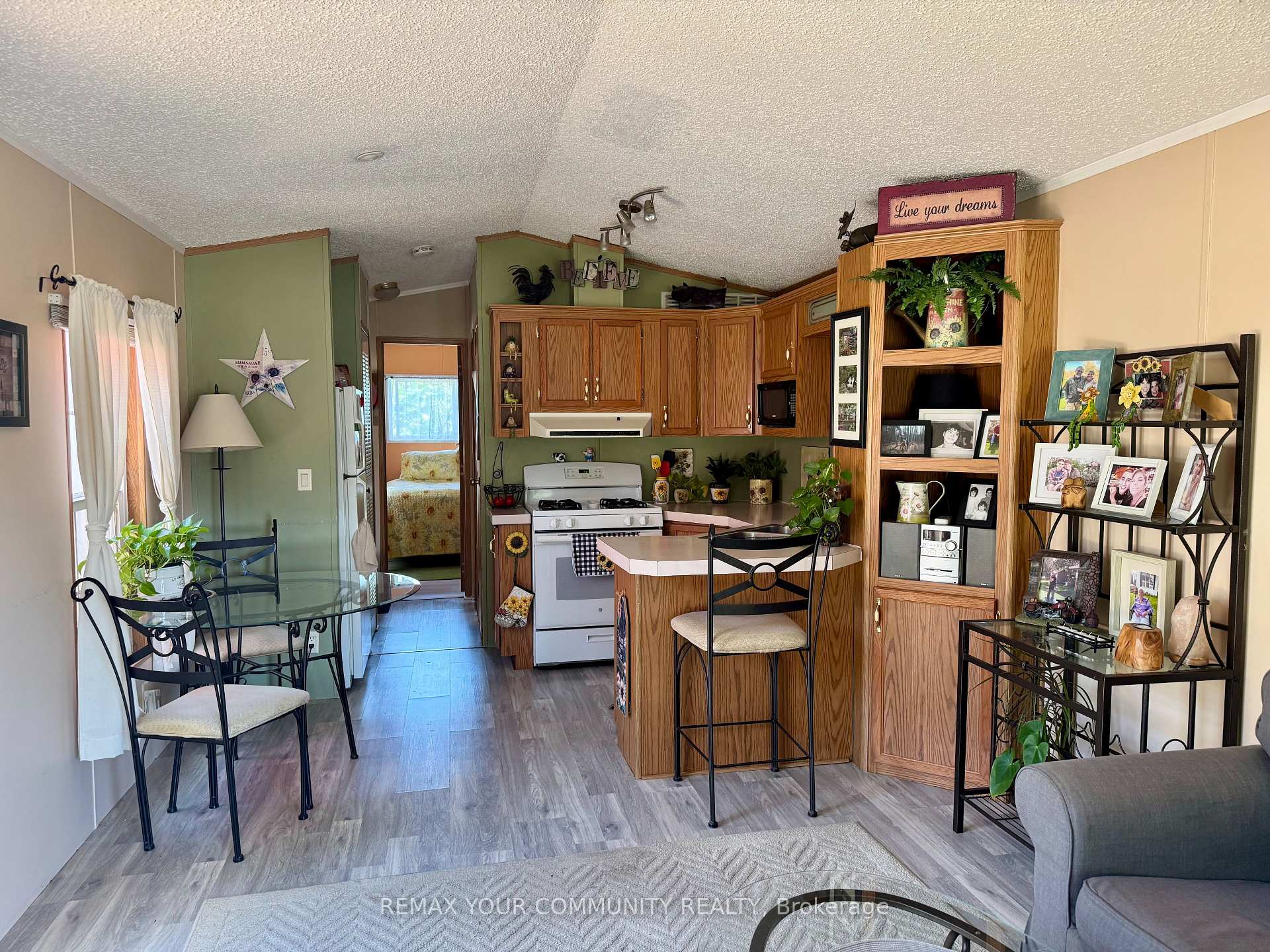 Photo 8 of Unit 324, 285 Crydermans Side Road, Georgina, Baldwin — HOMEH