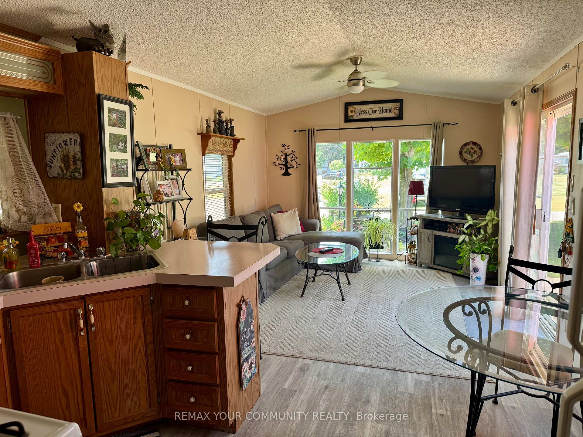 Photo 11 of Unit 324, 285 Crydermans Side Road, Georgina, Baldwin — HOMEH
