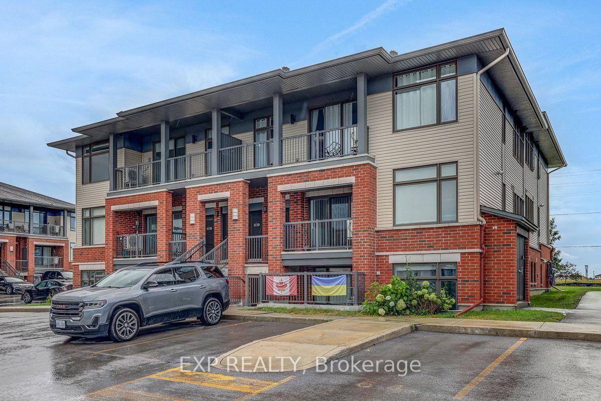 Photo 3 of Unit C, 60 Jaguar Private, Ottawa, Kanata - Emerald Meadows/Trailwest — HOMEH