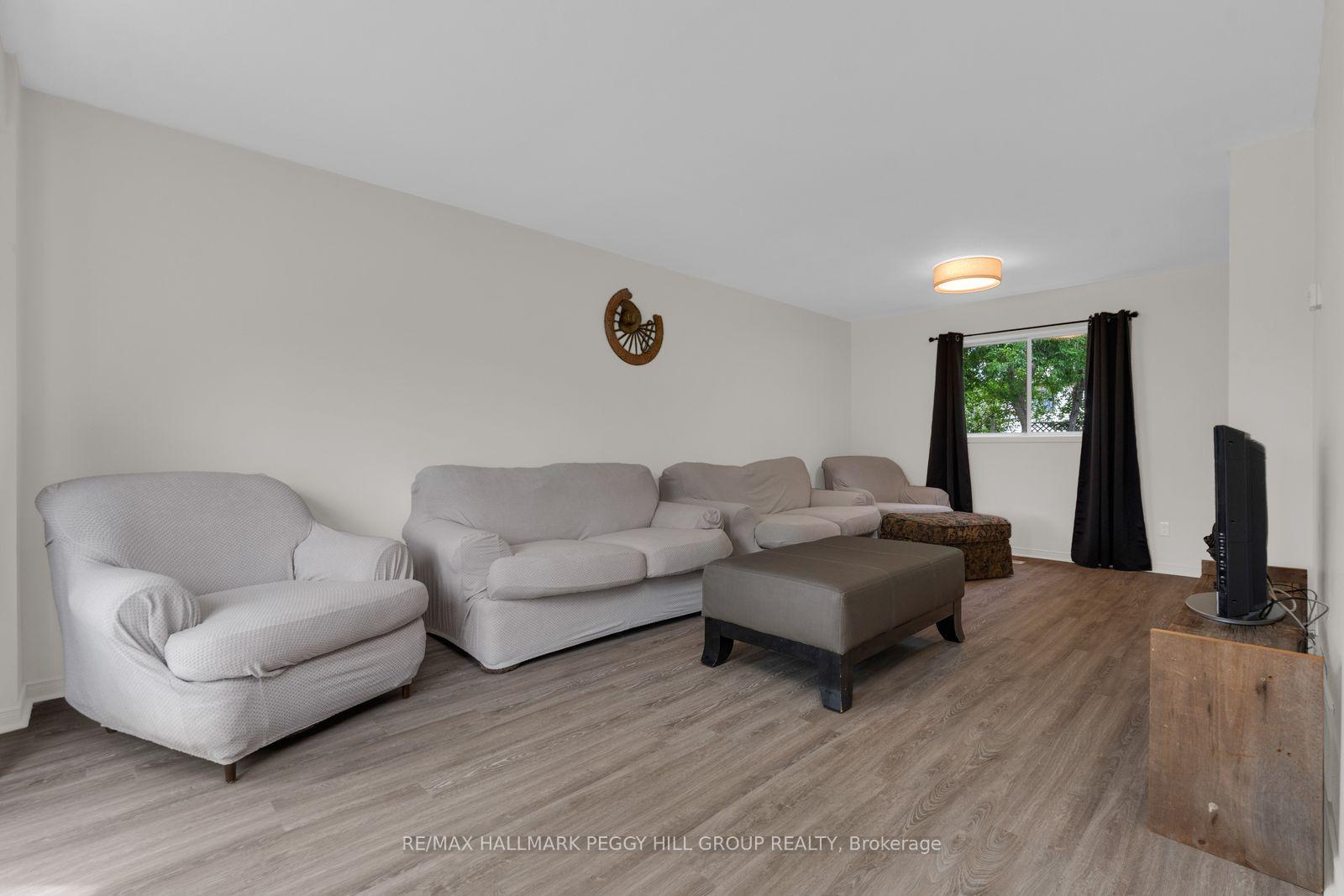 Photo 6 of 468 Grove Street E, Barrie, Grove East — HOMEH