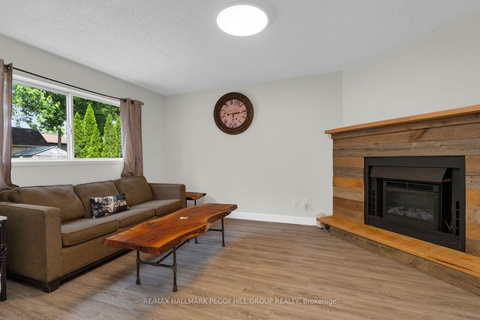 Photo 7 of 468 Grove Street E, Barrie, Grove East — HOMEH