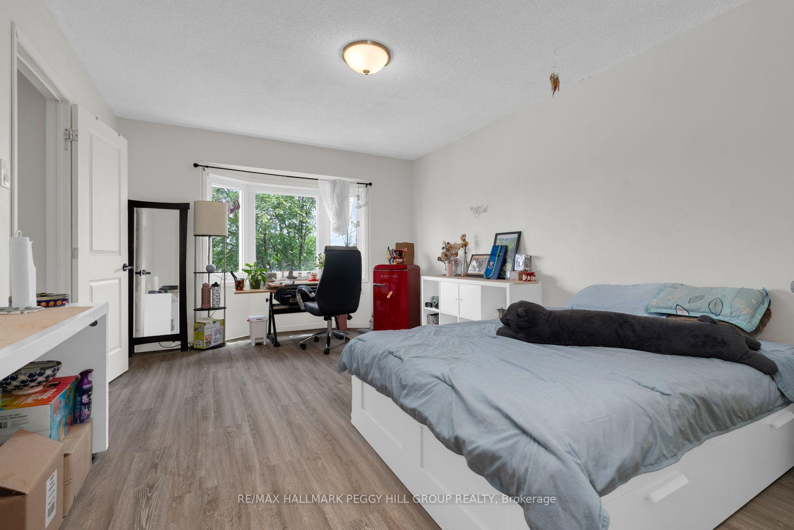 Photo 9 of 468 Grove Street E, Barrie, Grove East — HOMEH