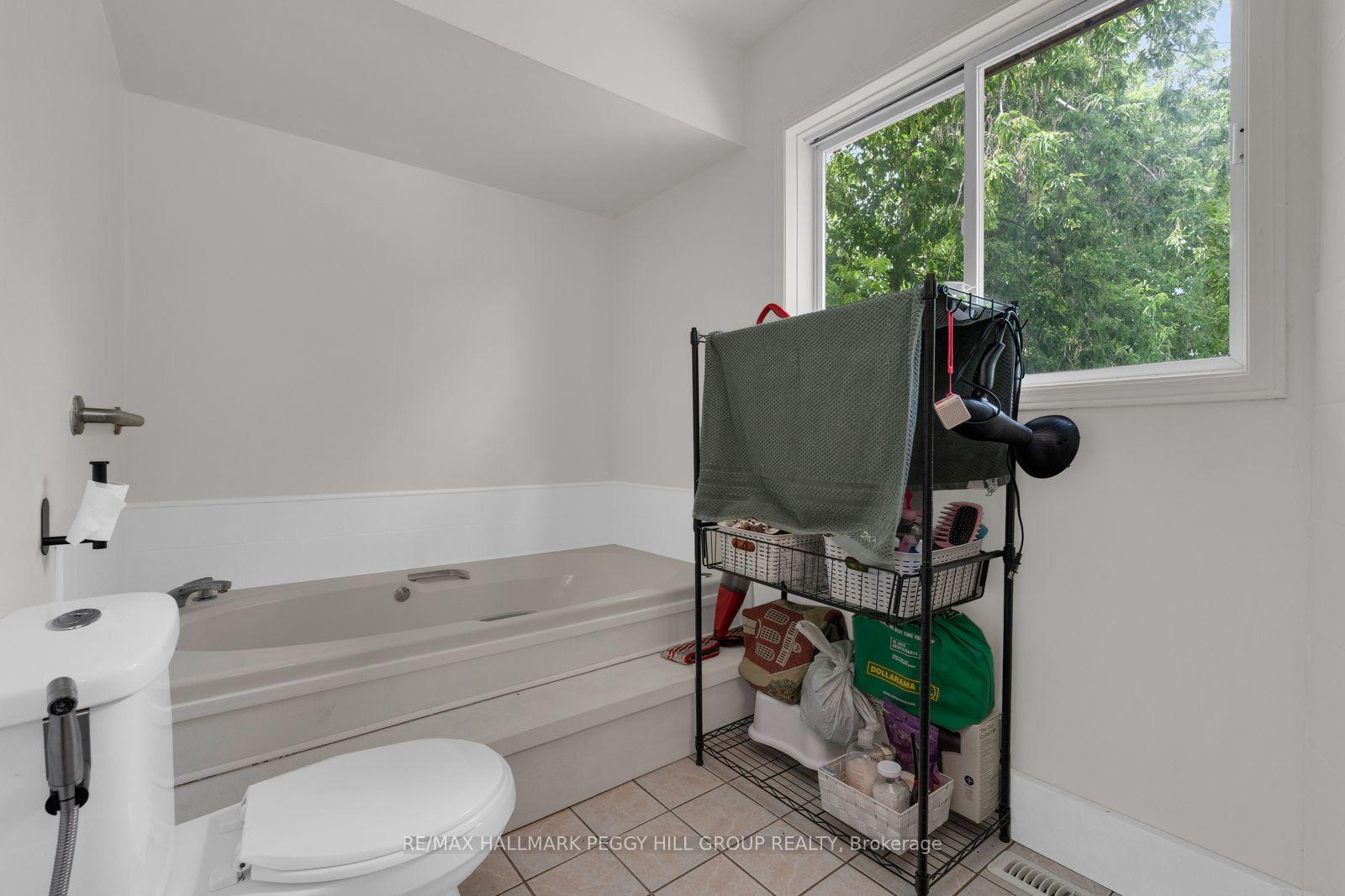Photo 11 of 468 Grove Street E, Barrie, Grove East — HOMEH