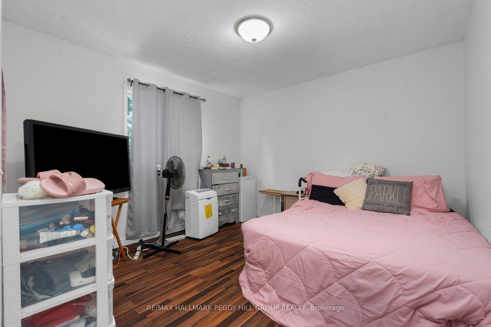Photo 12 of 468 Grove Street E, Barrie, Grove East — HOMEH