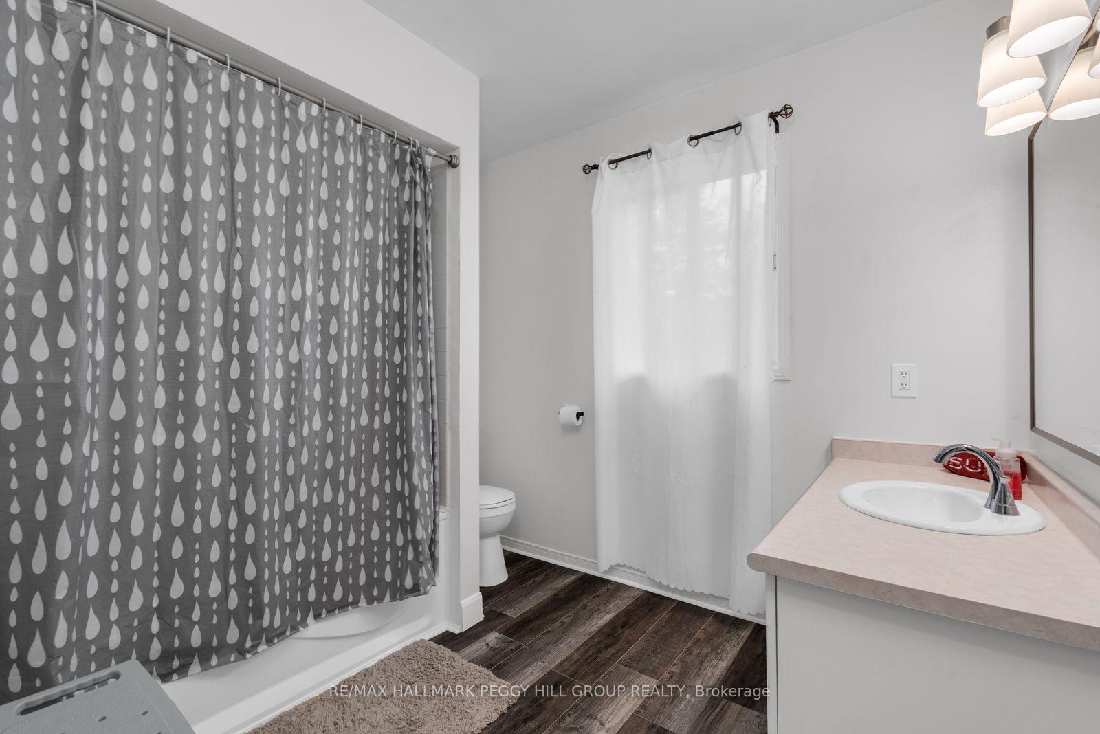 Photo 13 of 468 Grove Street E, Barrie, Grove East — HOMEH