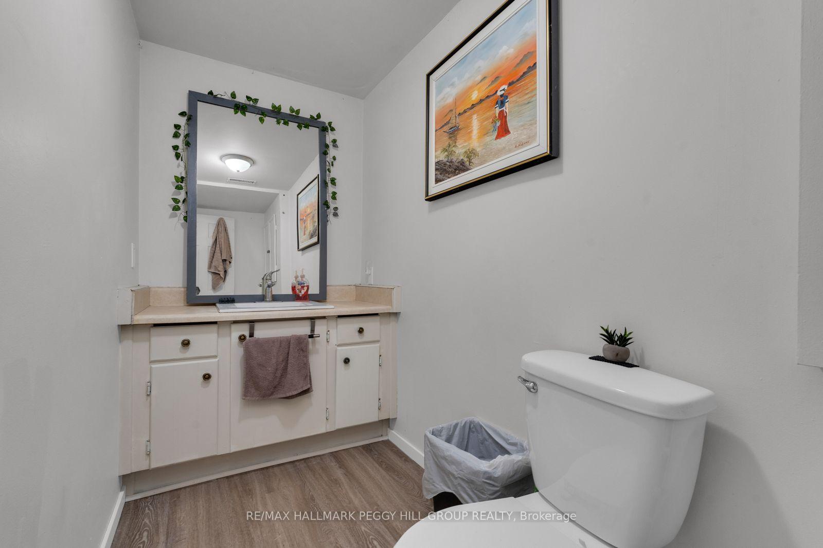 Photo 16 of 468 Grove Street E, Barrie, Grove East — HOMEH