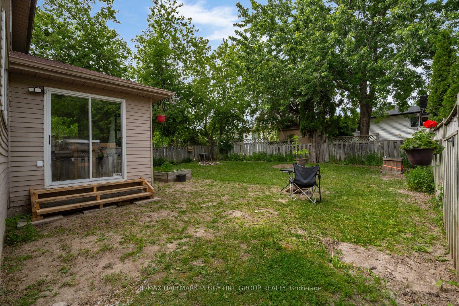Photo 18 of 468 Grove Street E, Barrie, Grove East — HOMEH