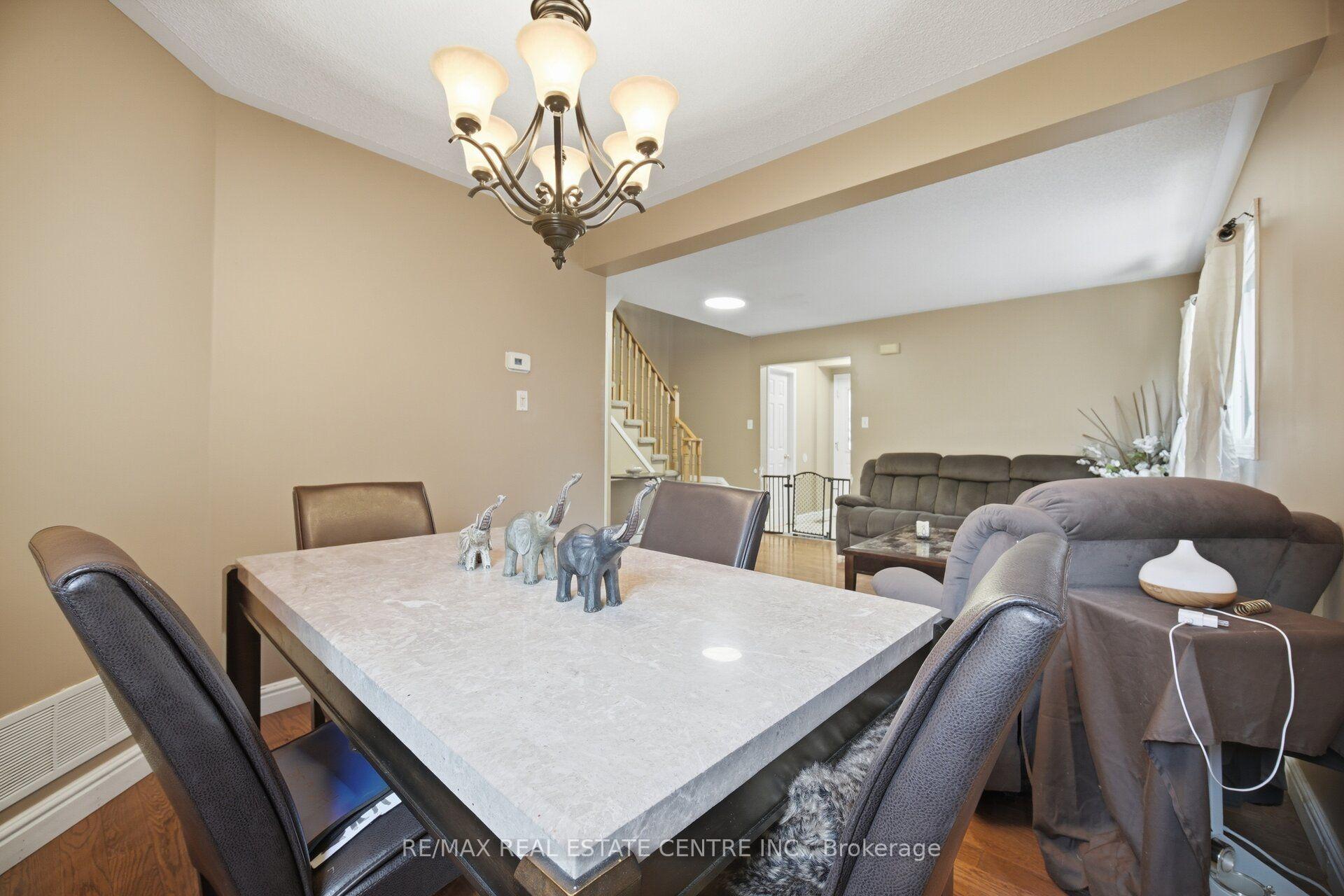Photo 15 of 40 Langdale Crescent, Brampton, Fletcher's West — HOMEH