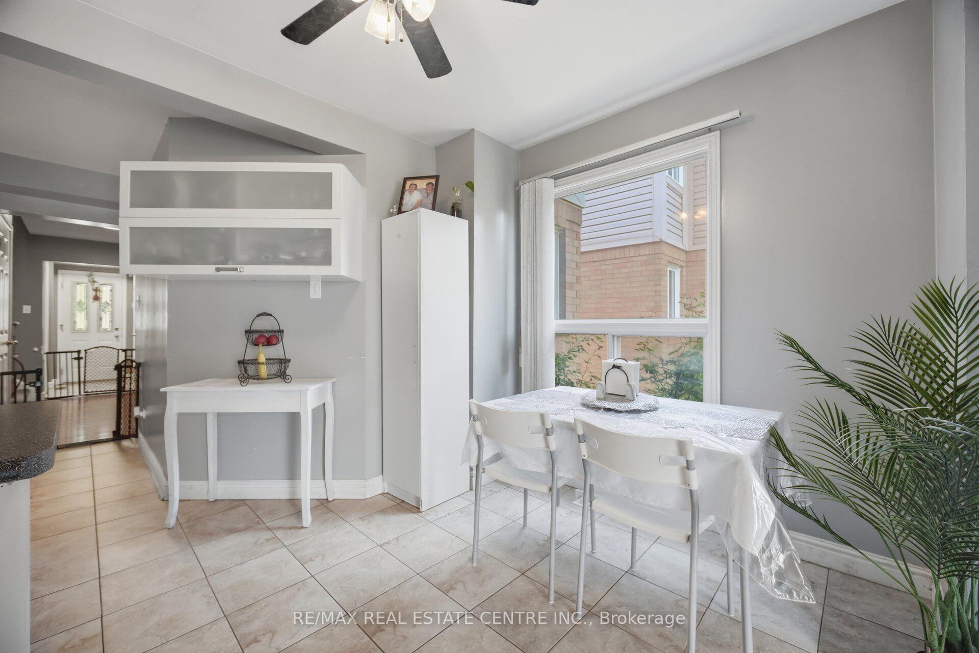 Photo 20 of 40 Langdale Crescent, Brampton, Fletcher's West — HOMEH