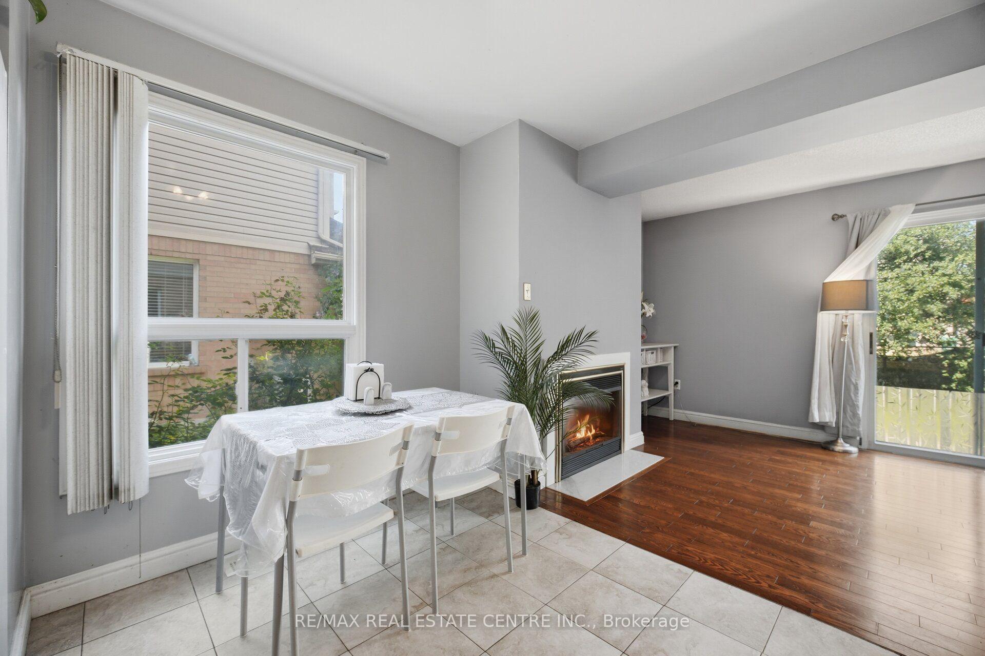 Photo 21 of 40 Langdale Crescent, Brampton, Fletcher's West — HOMEH