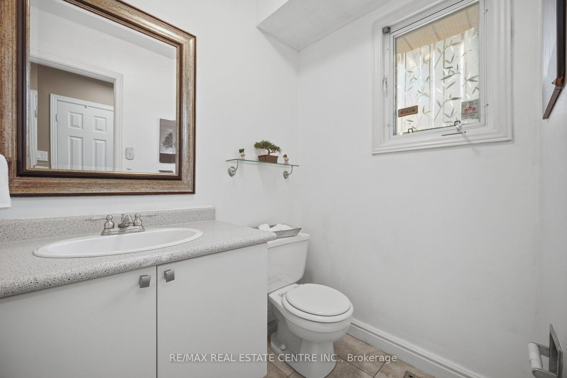 Photo 25 of 40 Langdale Crescent, Brampton, Fletcher's West — HOMEH