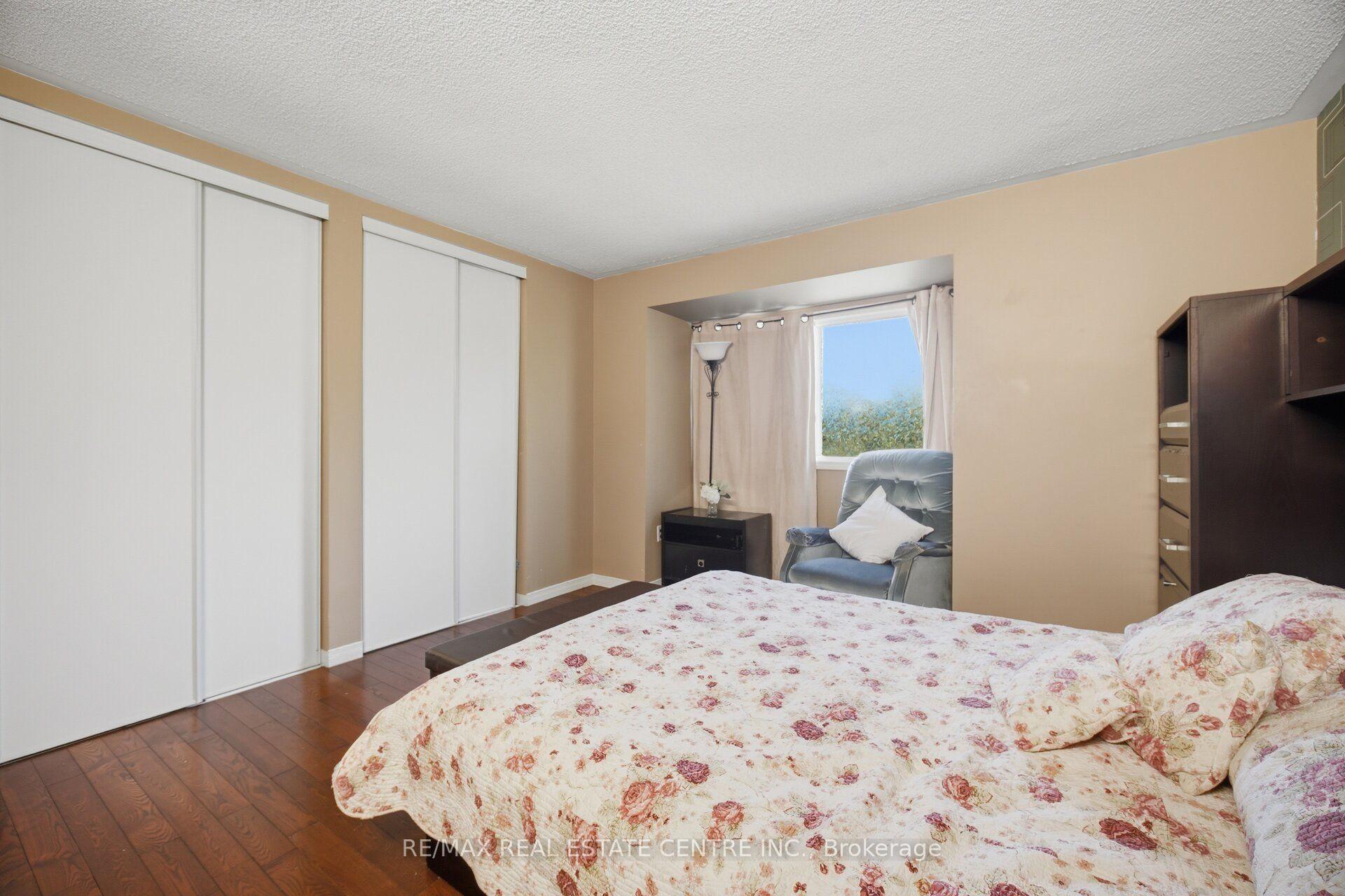Photo 29 of 40 Langdale Crescent, Brampton, Fletcher's West — HOMEH
