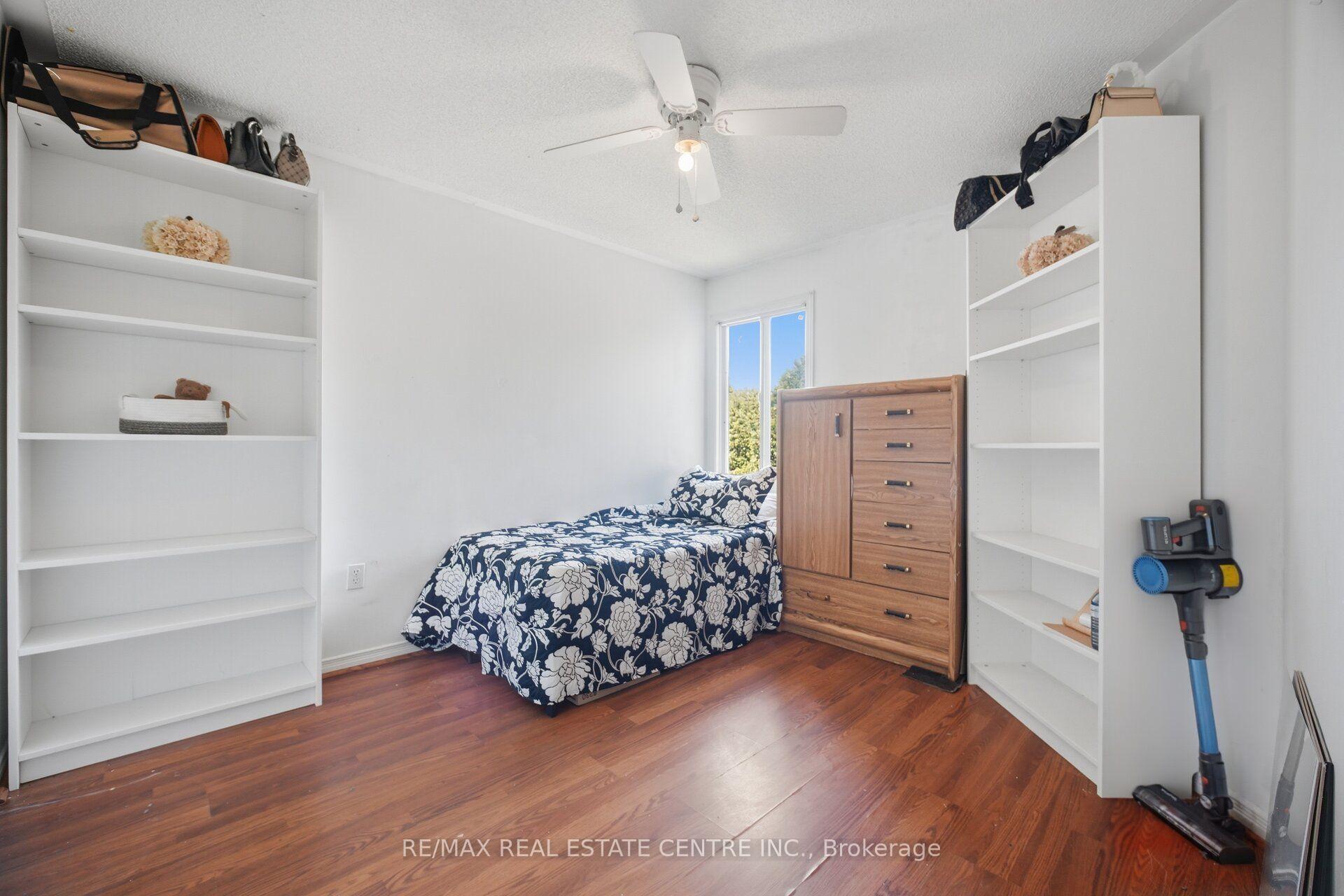 Photo 34 of 40 Langdale Crescent, Brampton, Fletcher's West — HOMEH