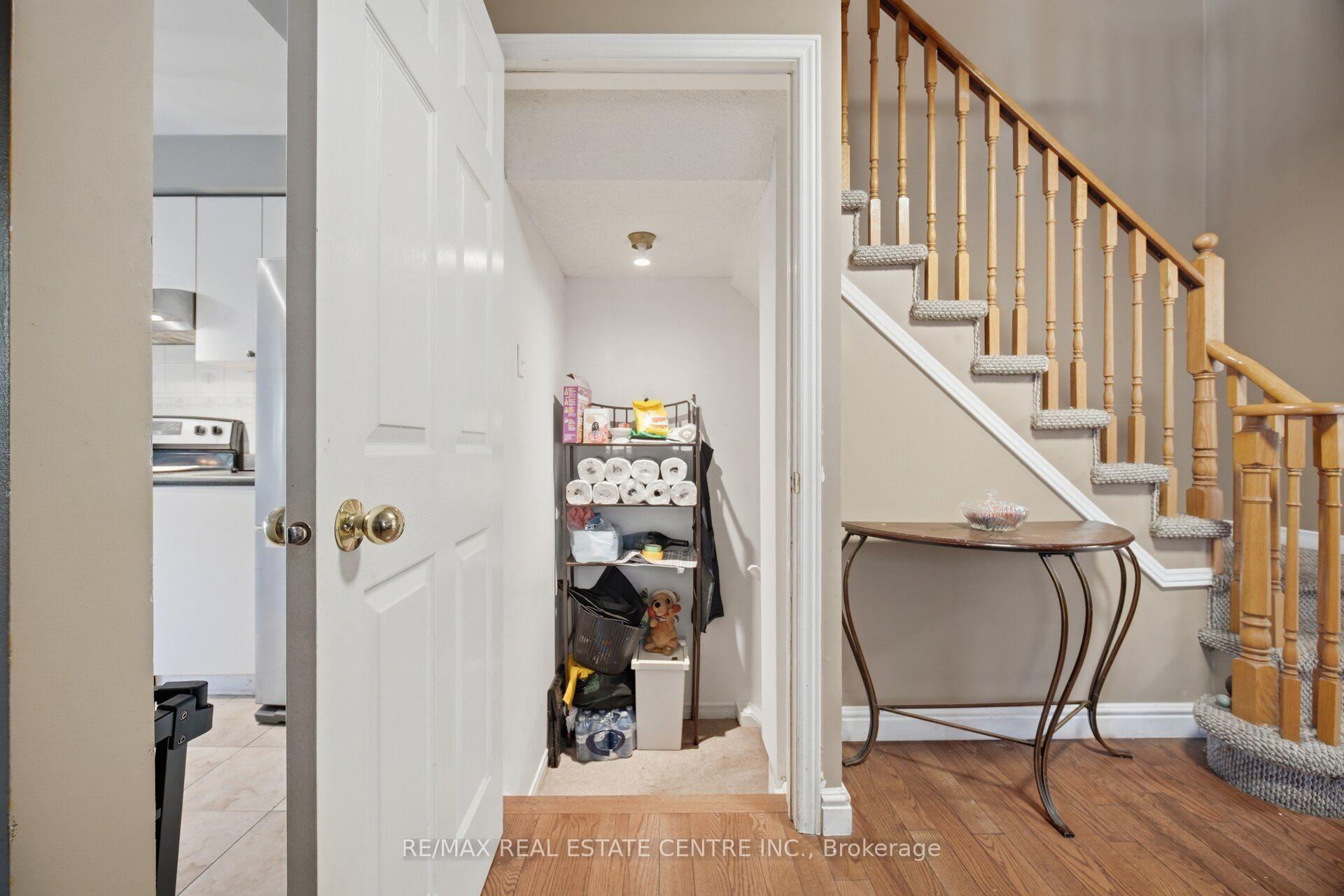 Photo 37 of 40 Langdale Crescent, Brampton, Fletcher's West — HOMEH